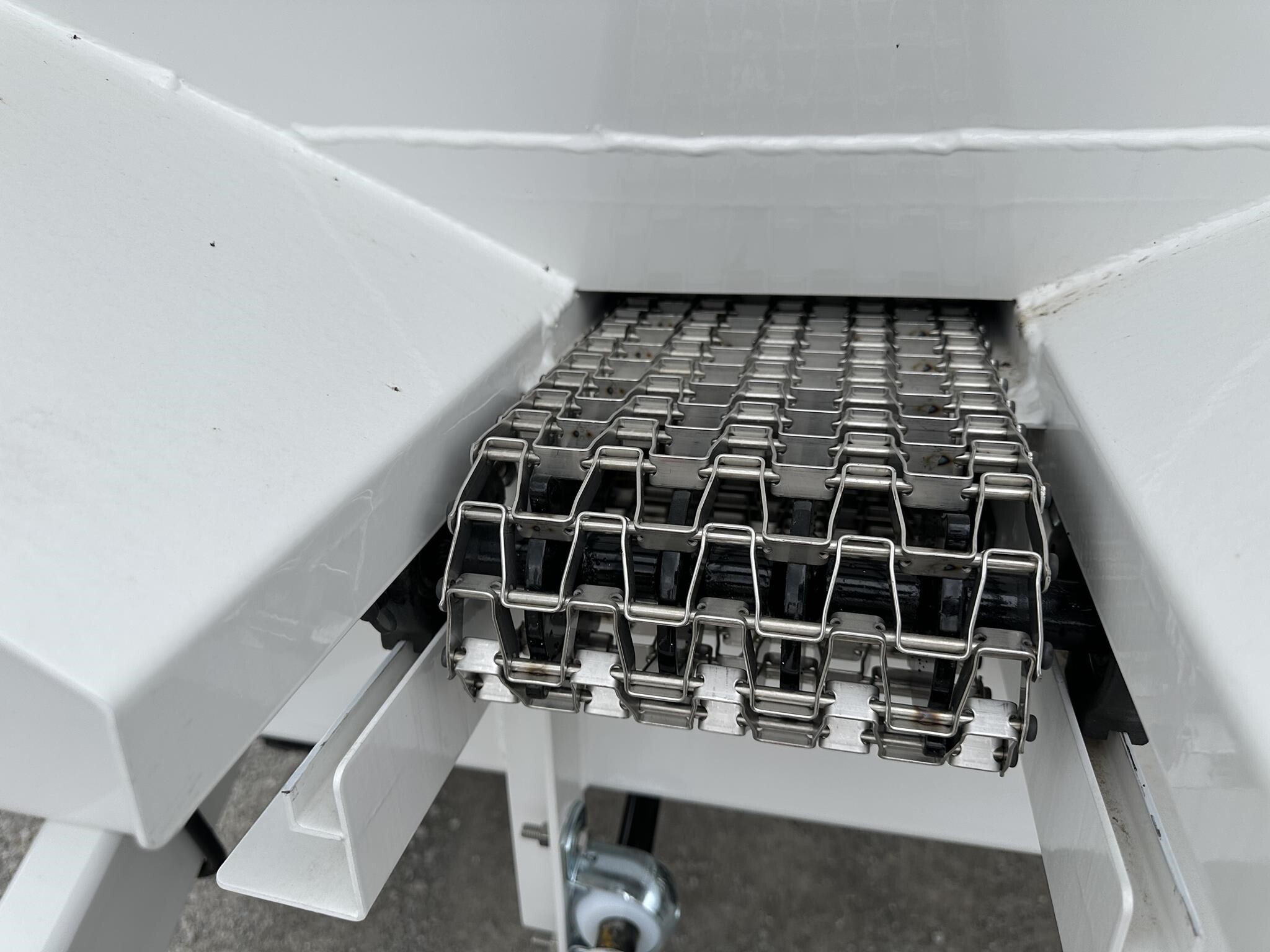  Dalton Ag Products MOBILITY 800WS Pull-Type Fertilizer Spreader