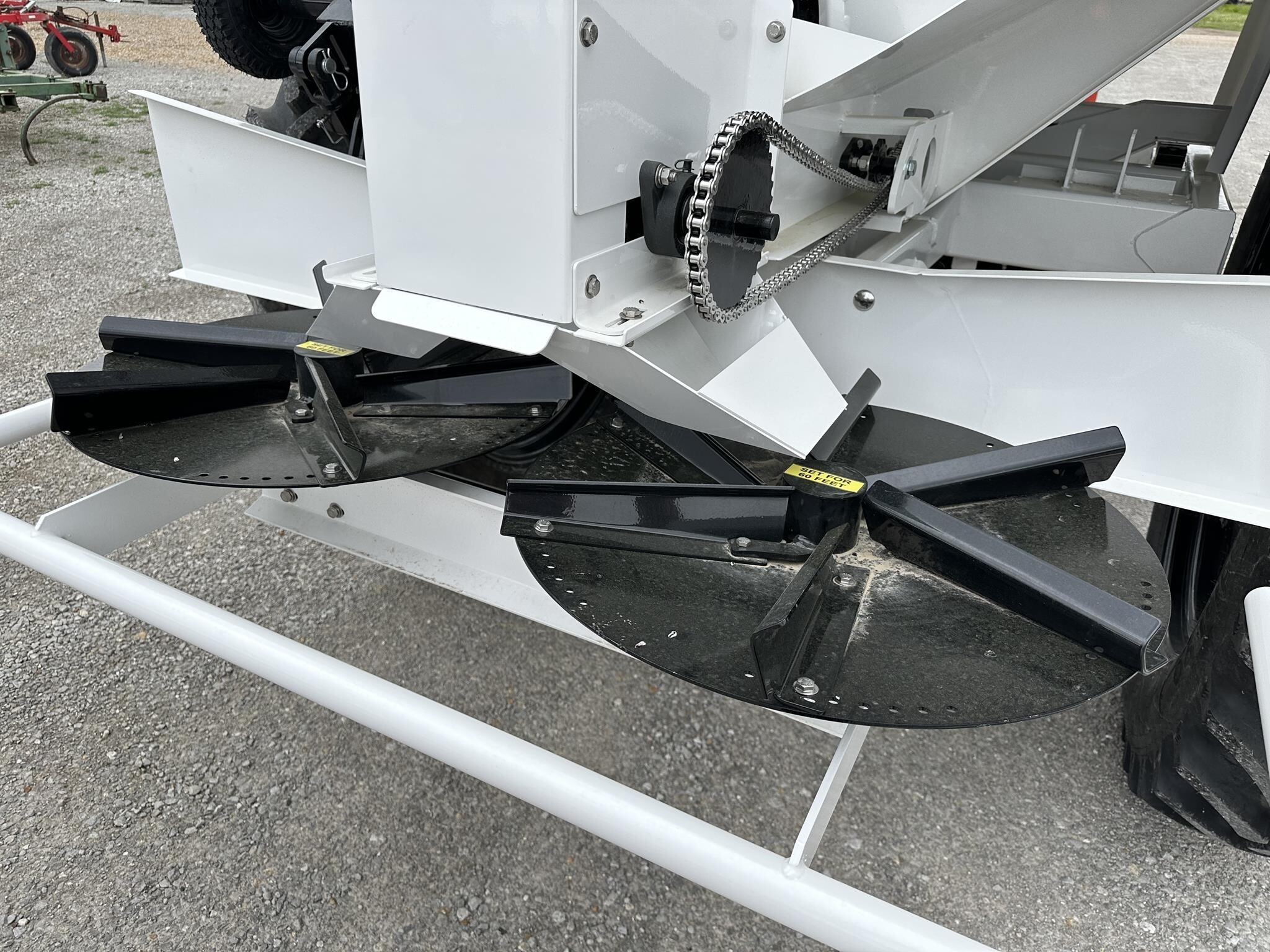  Dalton Ag Products MOBILITY 800WS Pull-Type Fertilizer Spreader