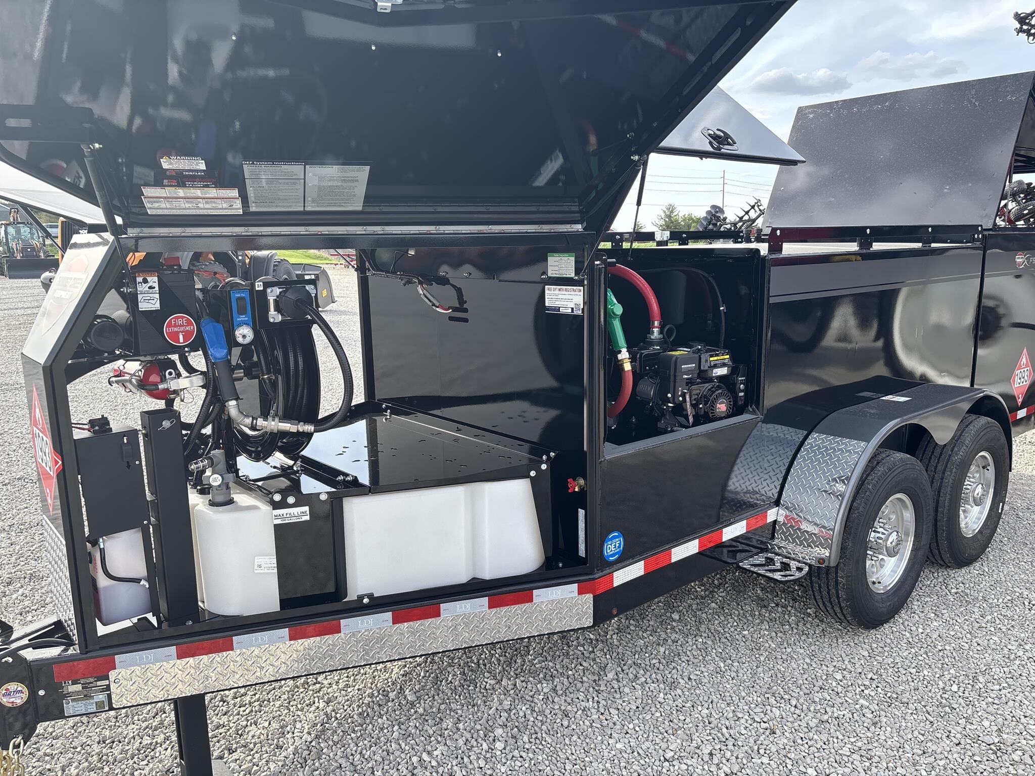 2025 Thunder Creek FST990 Fuel Trucks/Trailer