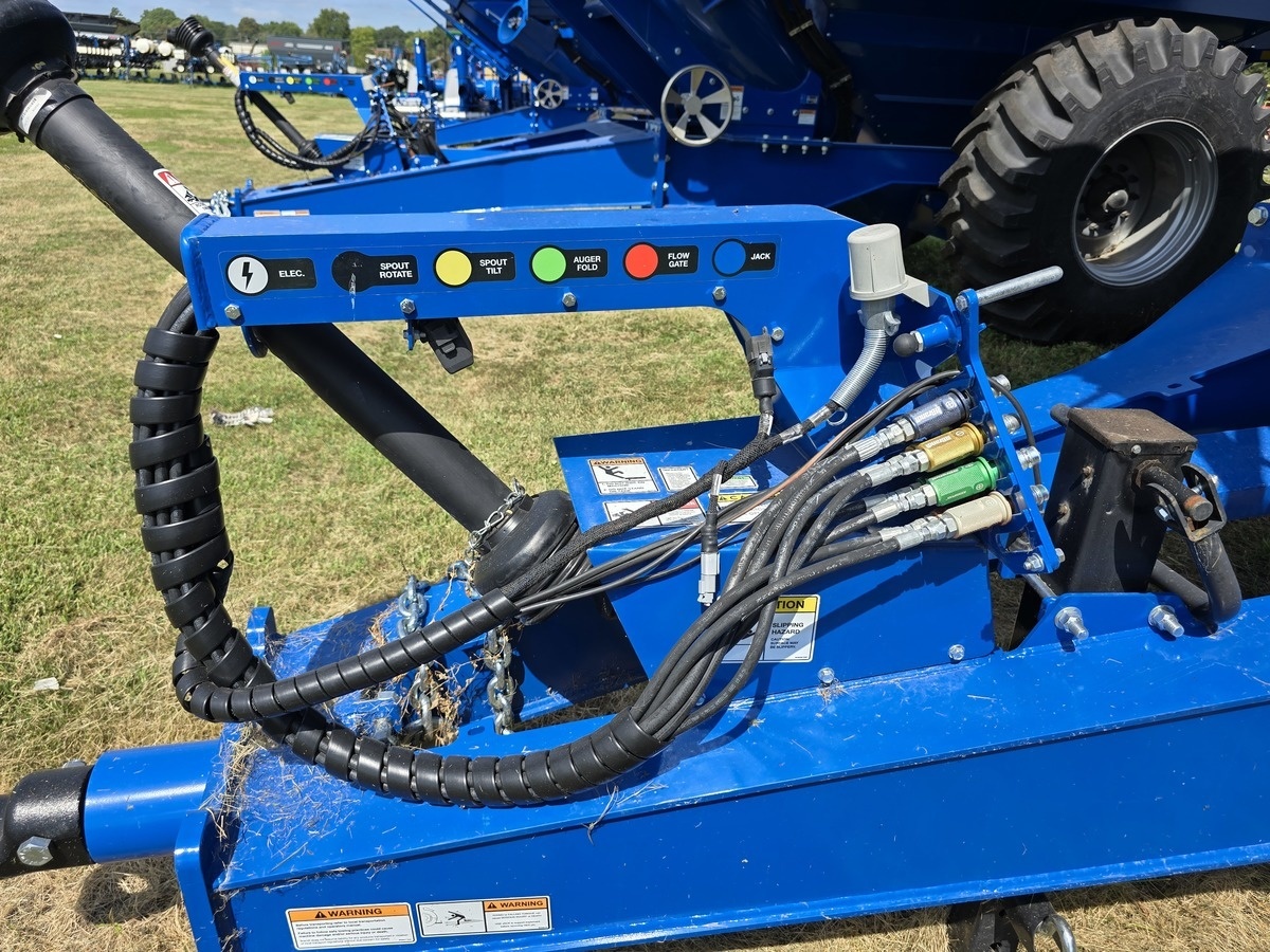 2023 Brandt 1020XT Grain Cart