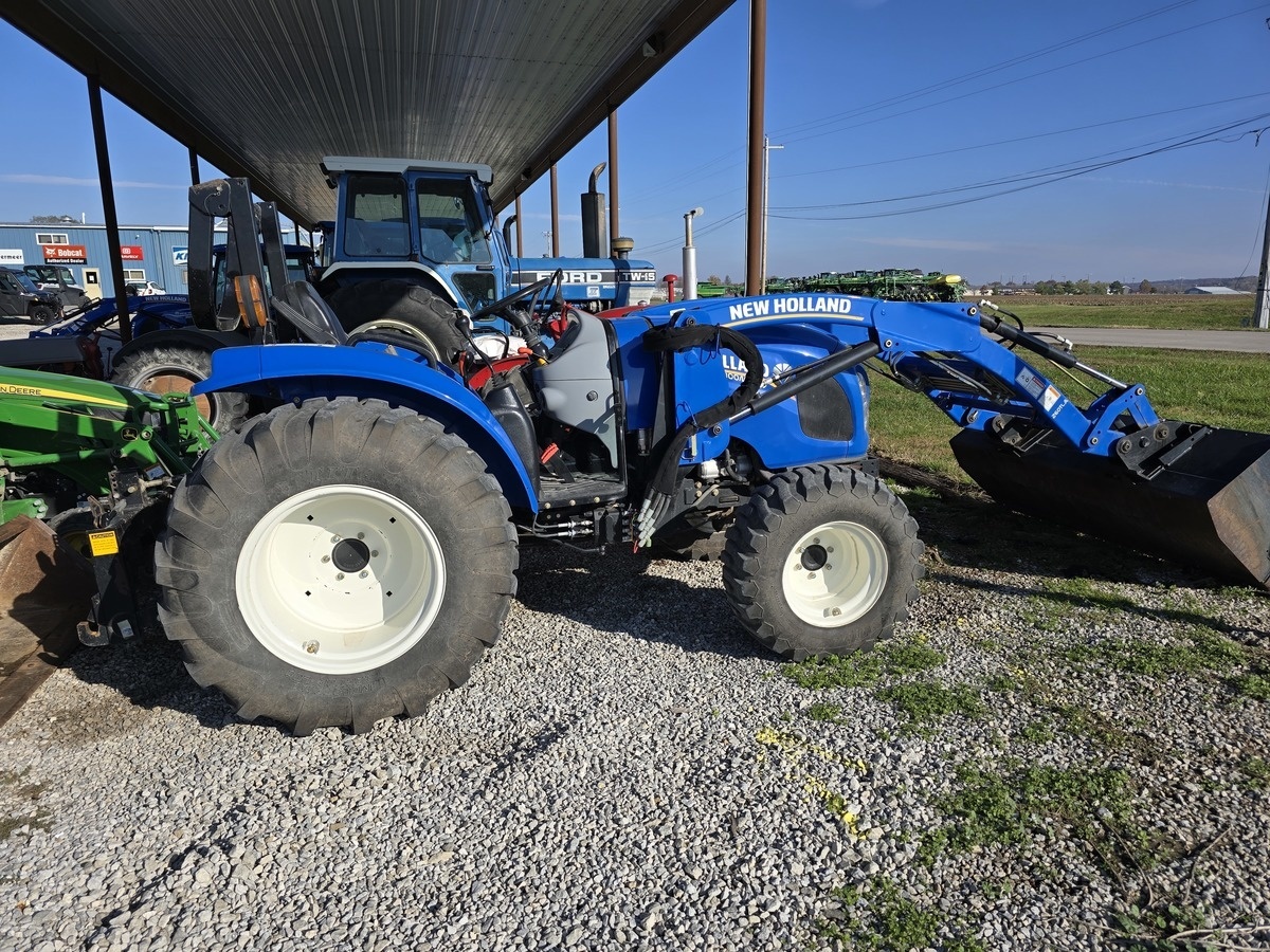 2015 New Holland Boomer 47 Tractor