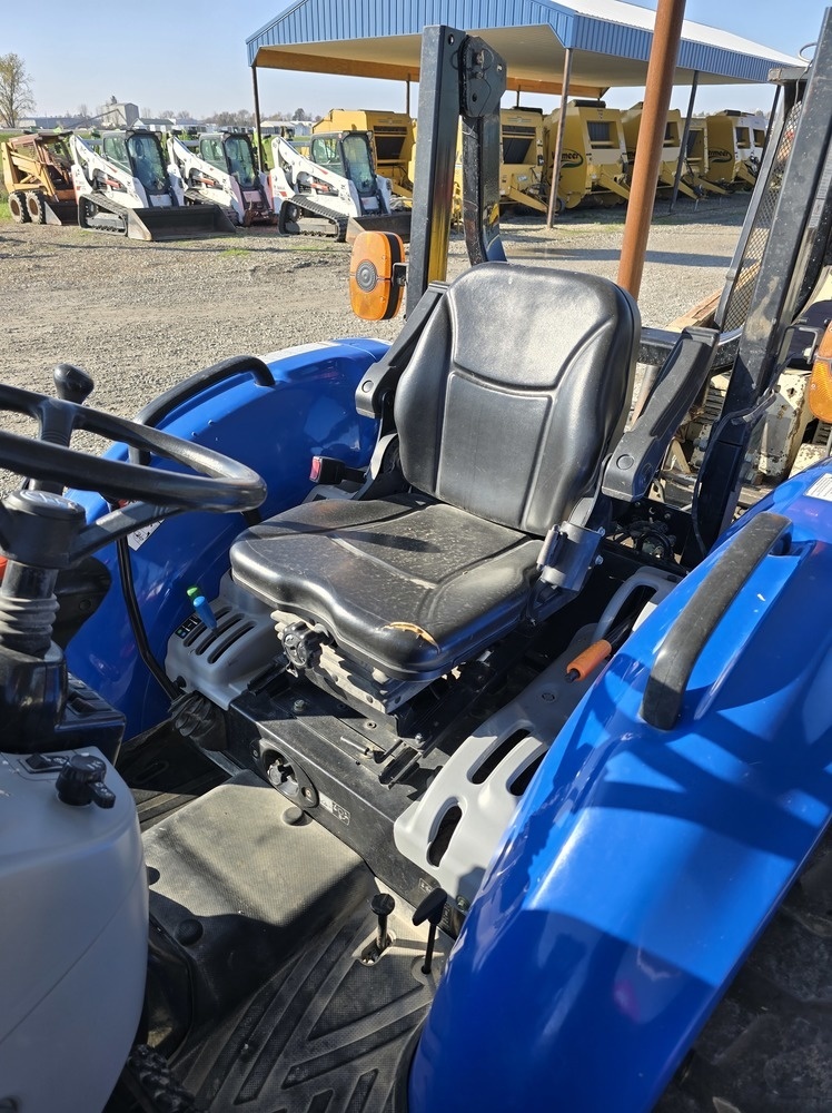 2015 New Holland Boomer 47 Tractor