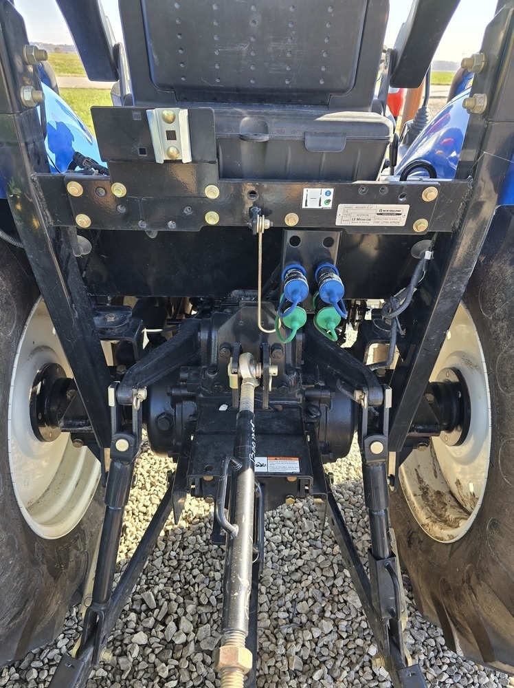 2015 New Holland Boomer 47 Tractor