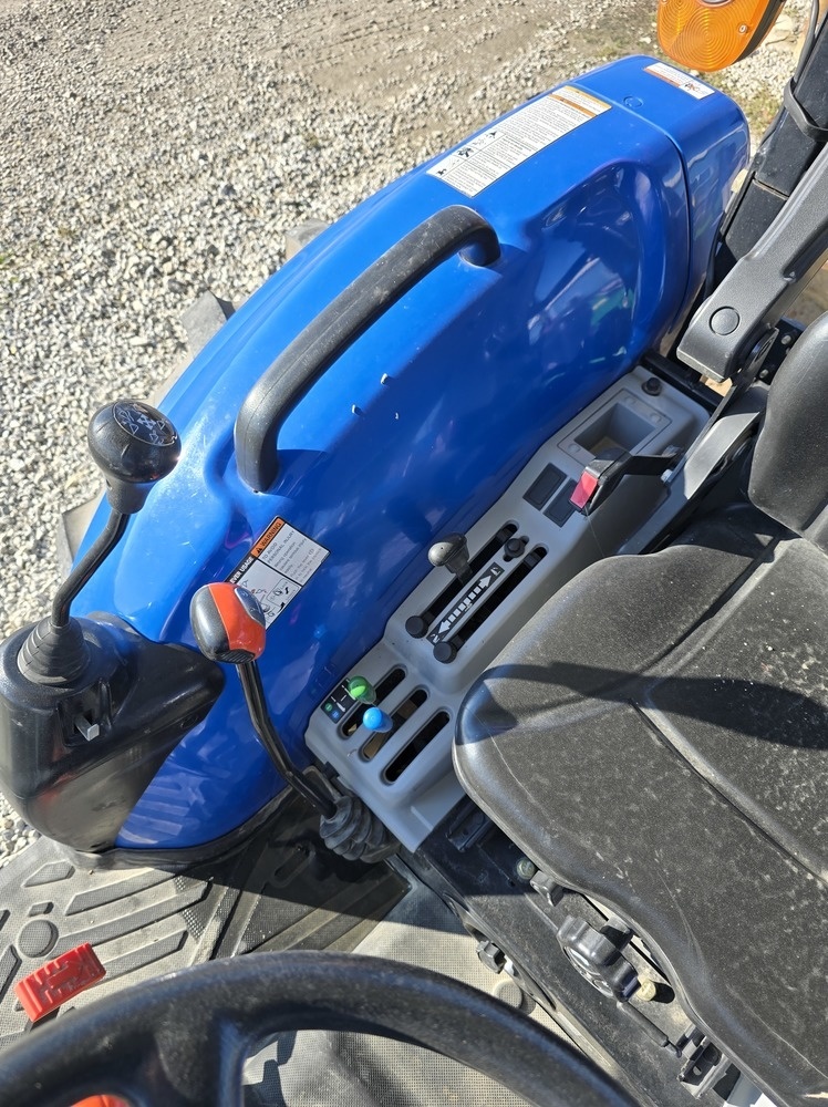 2015 New Holland Boomer 47 Tractor