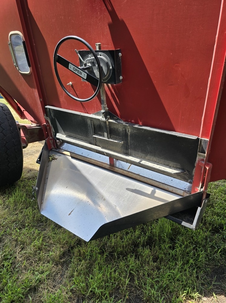 2006 Brent 644 Gravity Wagon
