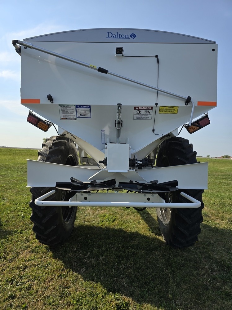 2024 Dalton Ag Products Mobility 800 Pull-Type Fertilizer Spreader