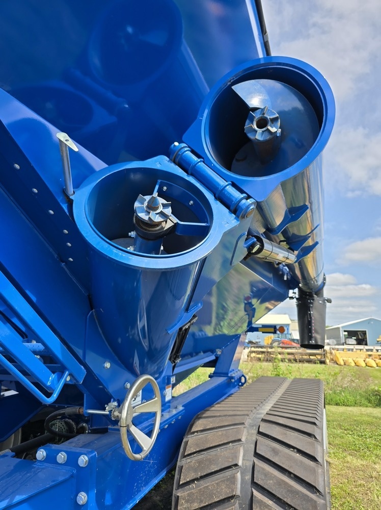 2023 Brandt 1320XT Grain Cart