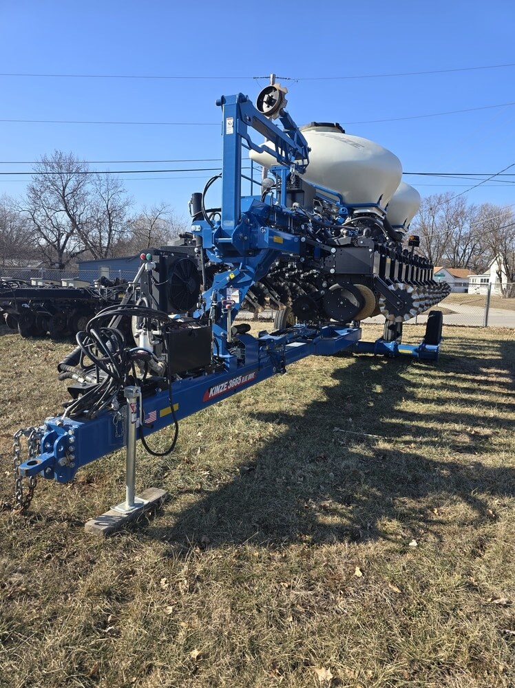 2023 Kinze 3665 Planter