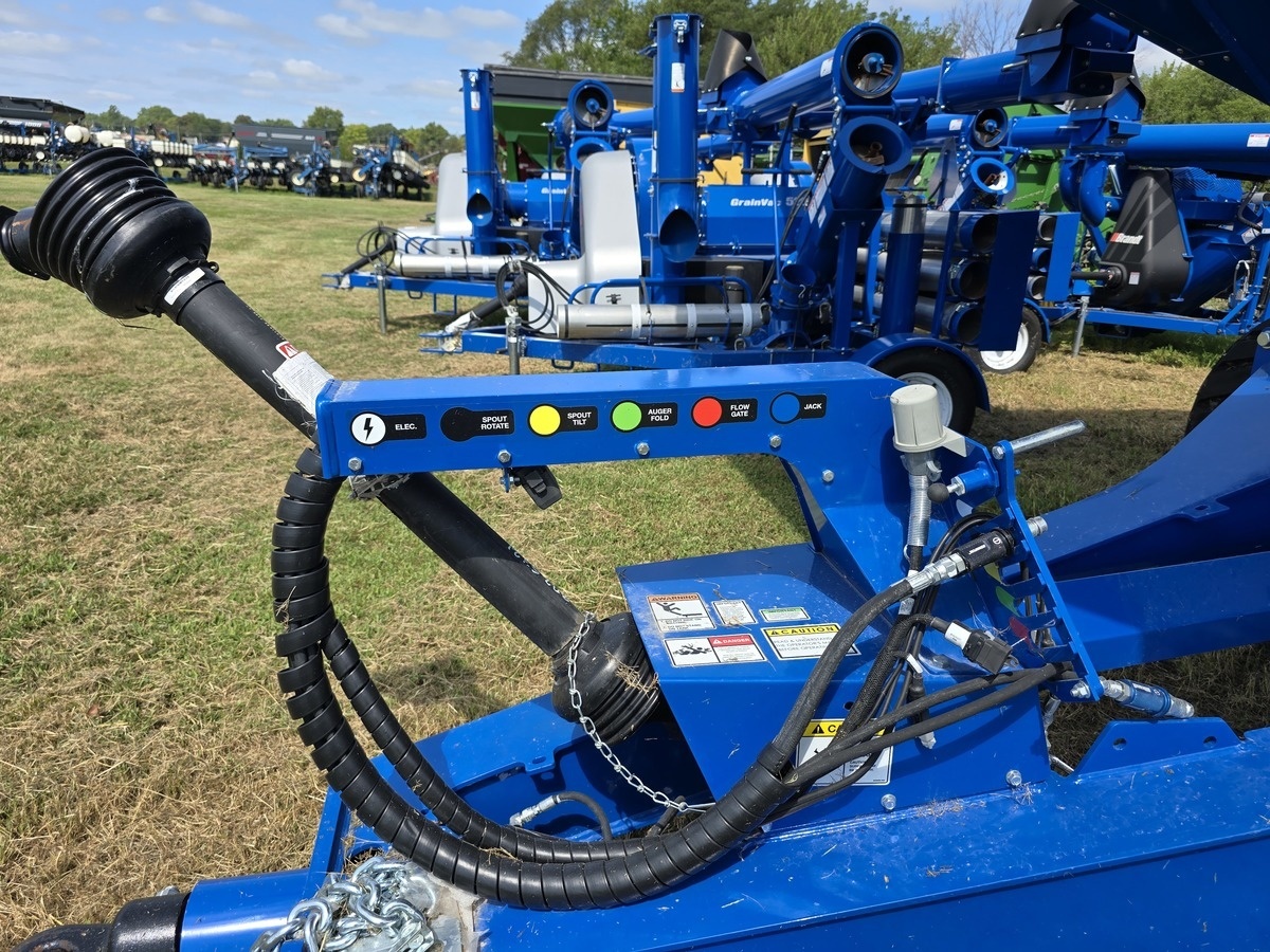 2023 Brandt 1320XT Grain Cart