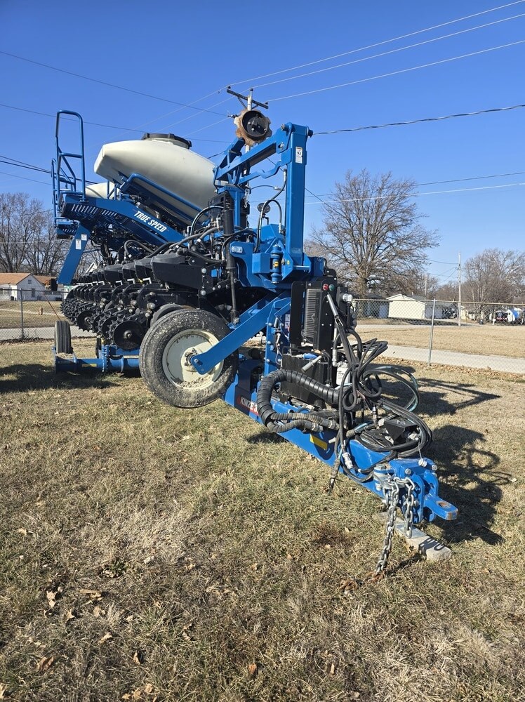 2023 Kinze 3665 Planter