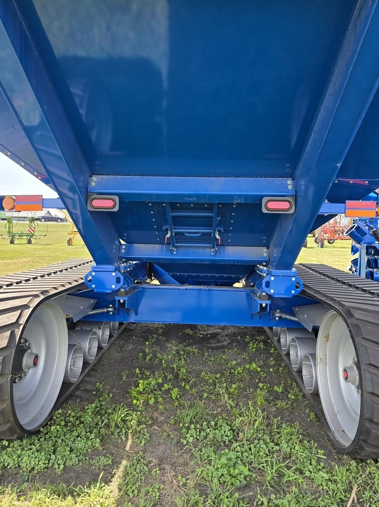 2023 Brandt 1320XT Grain Cart