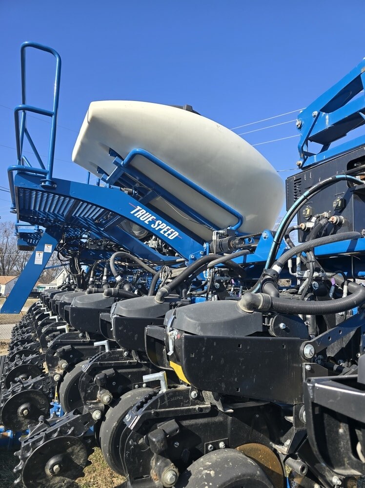 2023 Kinze 3665 Planter