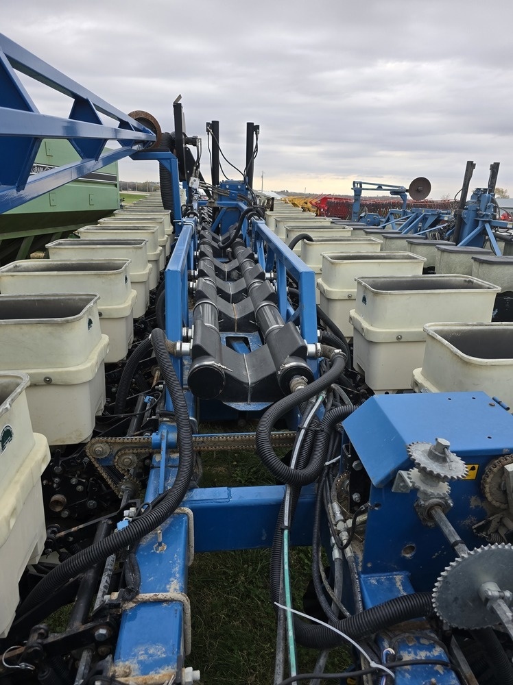 2006 Kinze 3650 Planter