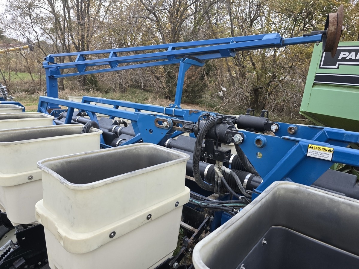 2006 Kinze 3650 Planter