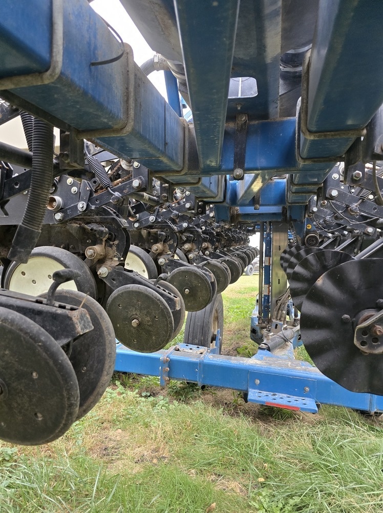 2006 Kinze 3650 Planter