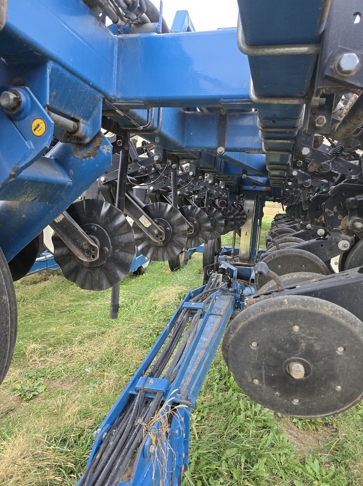 2006 Kinze 3650 Planter