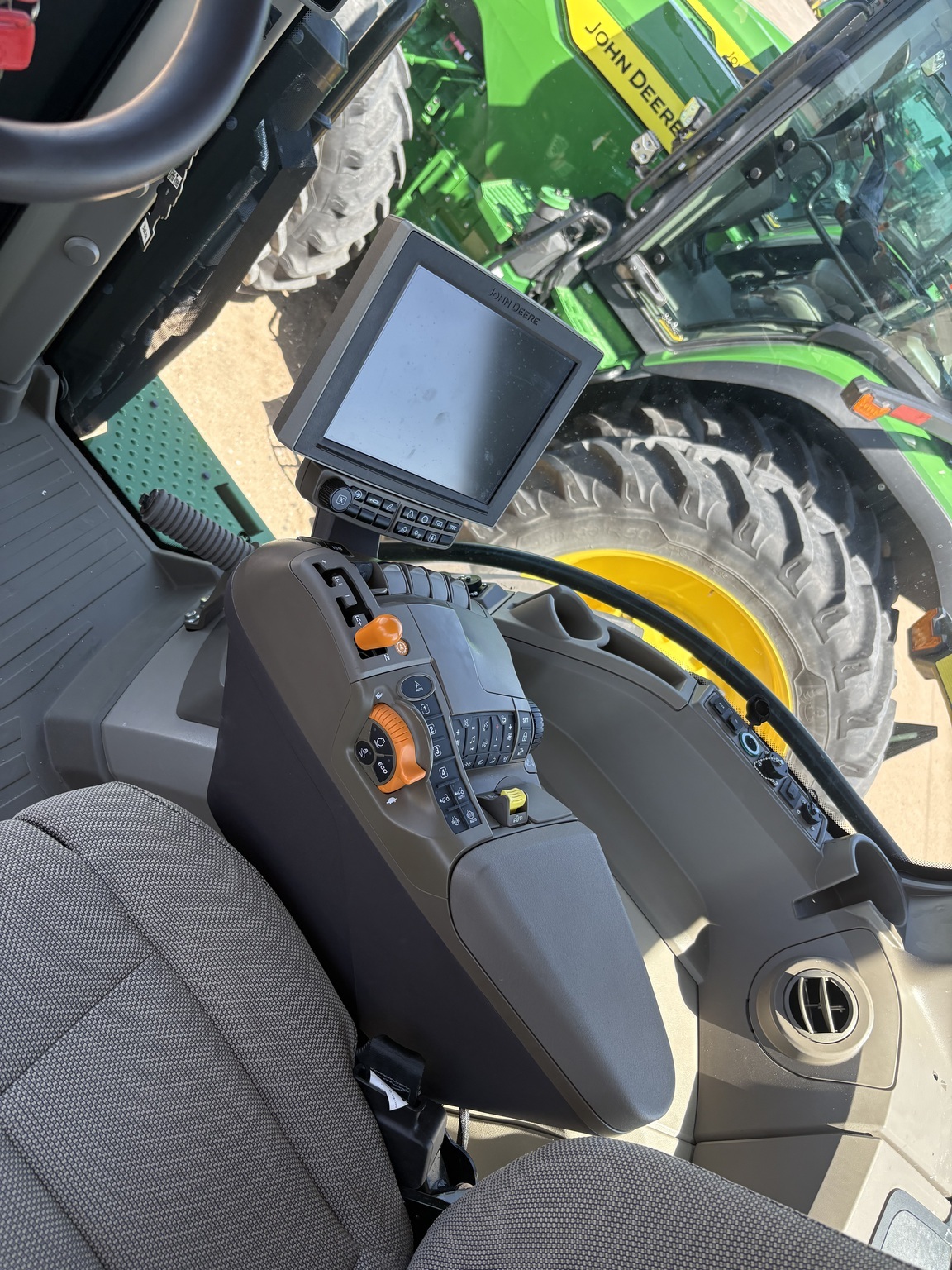 2023 John Deere 8R 280 Tractor