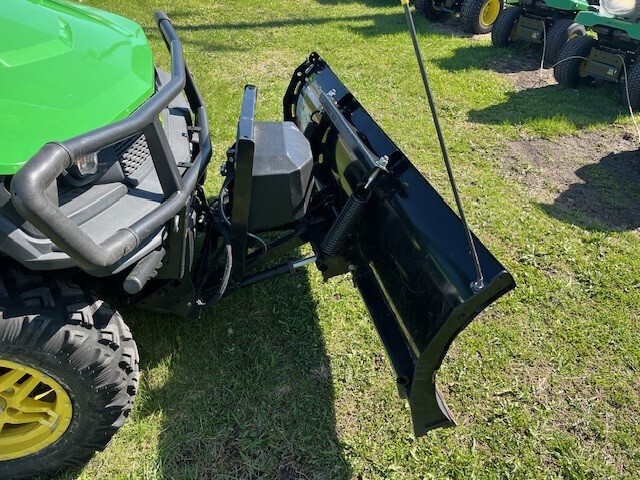 2018 John Deere XUV835R ATVs and Utility Vehicle