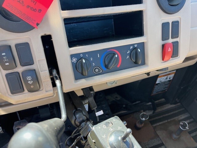 2018 John Deere XUV835R ATVs and Utility Vehicle