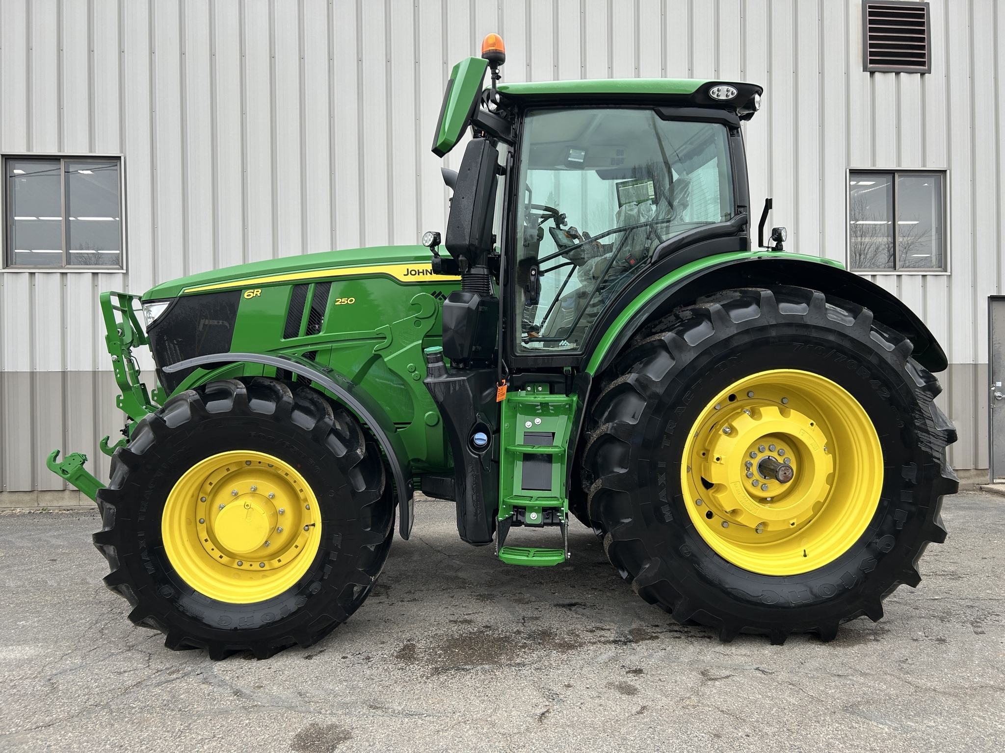 2024 John Deere 6R 250 Tractor