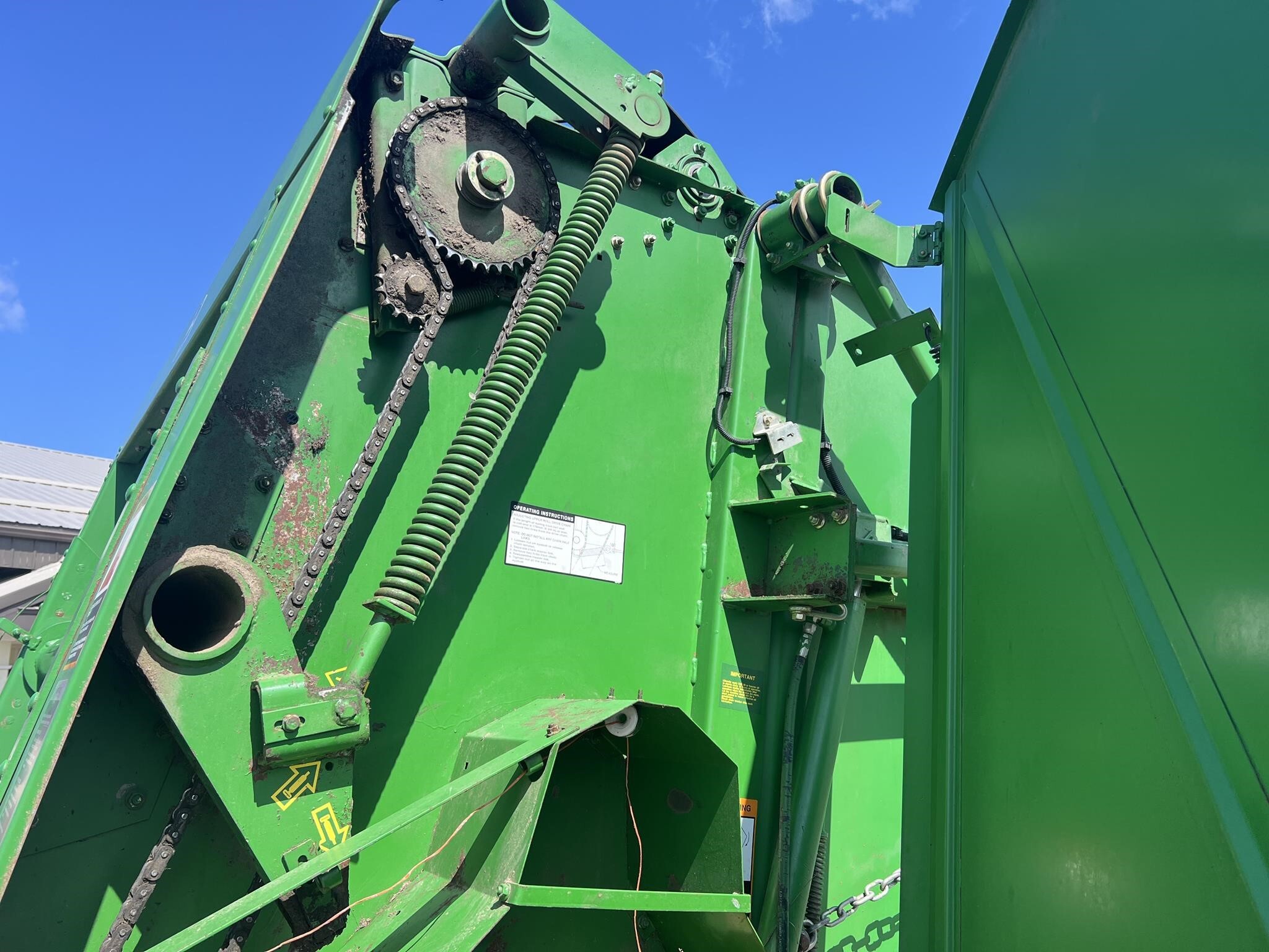 2000 John Deere 566 Round Baler