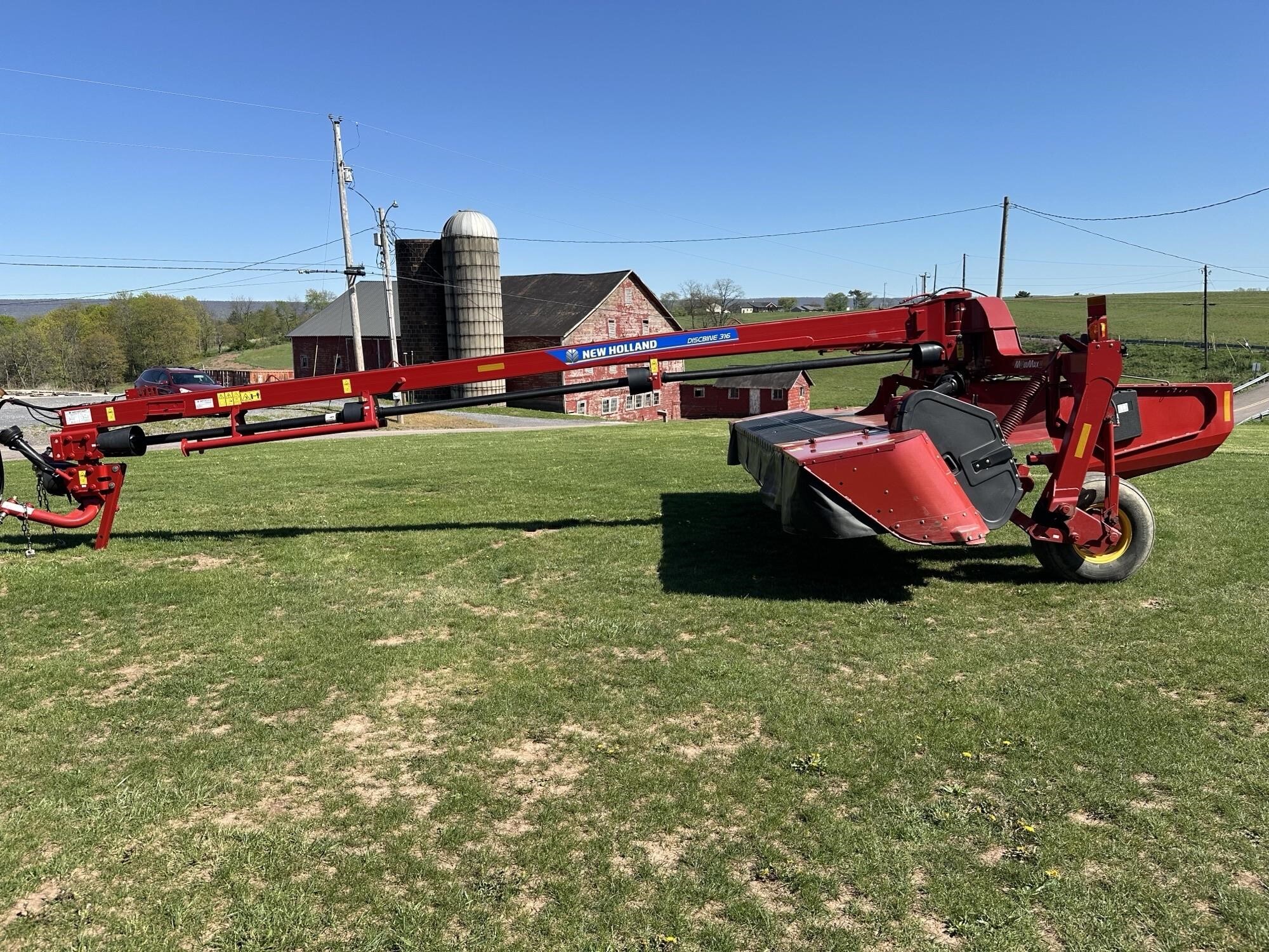2015 New Holland Discbine 316 Pull-Type Windrowers and Swather