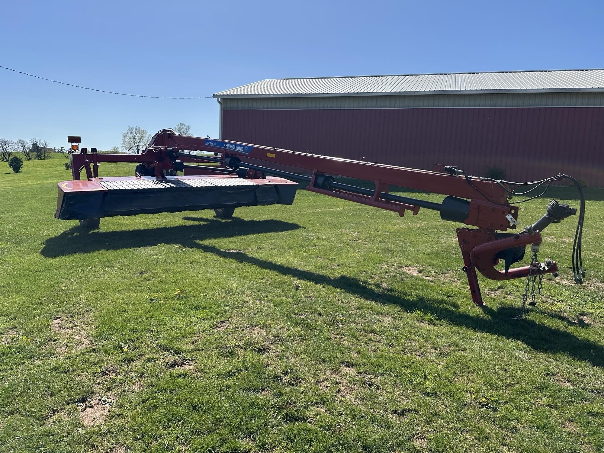 2015 New Holland Discbine 316 Pull-Type Windrowers and Swather