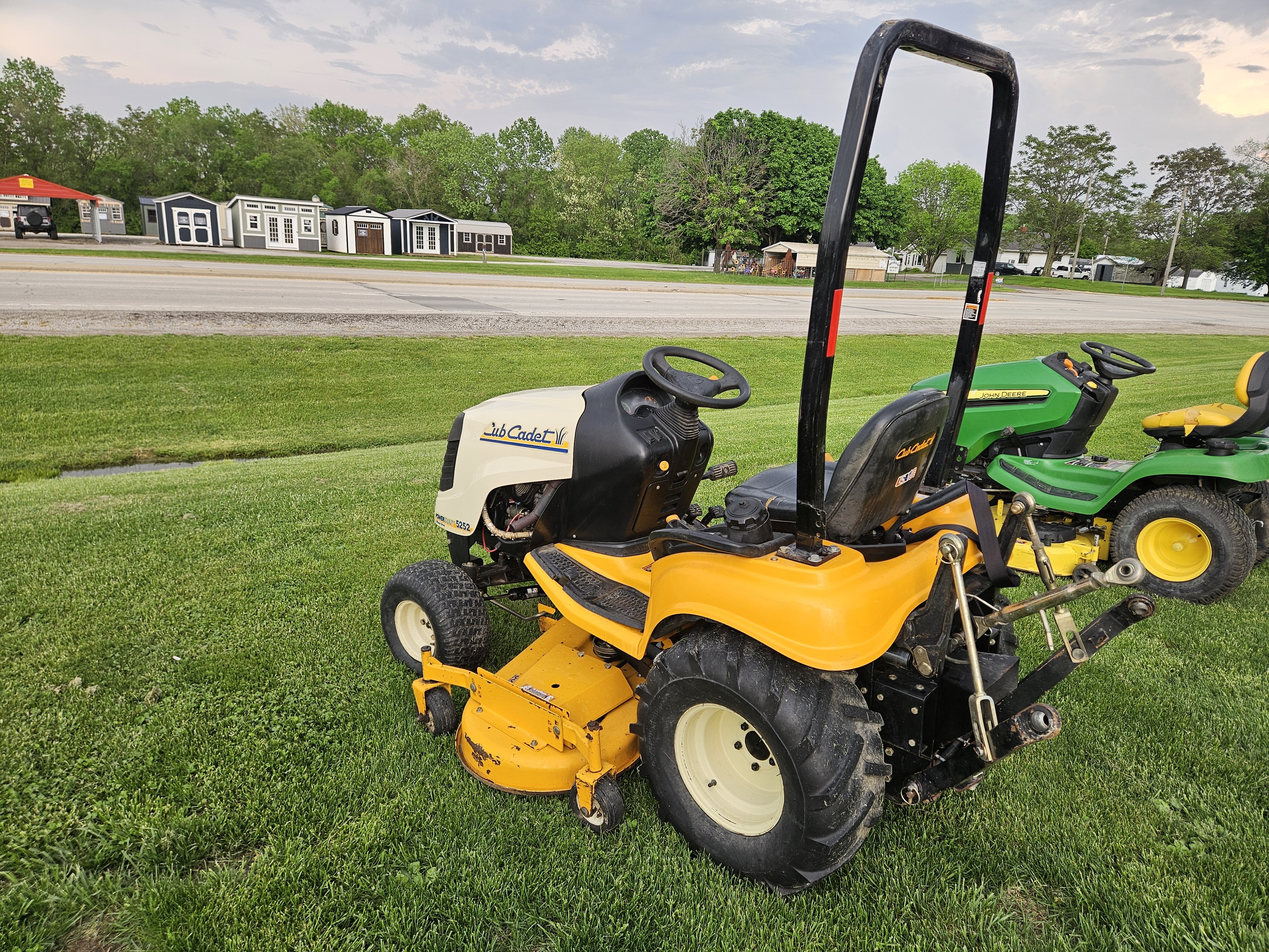 2004 Cub Cadet 5252E Tractor