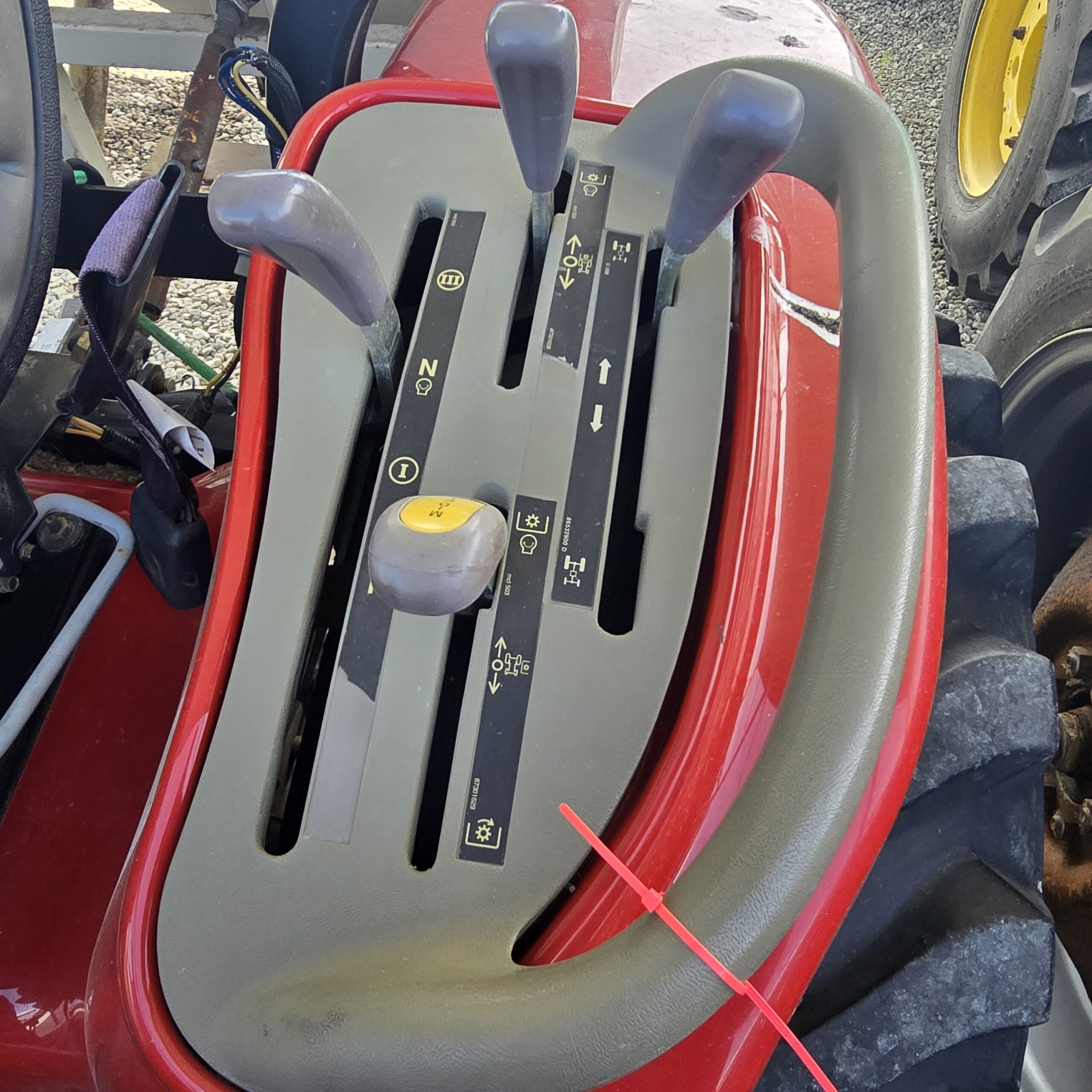 2005 Case IH DX34 Tractor