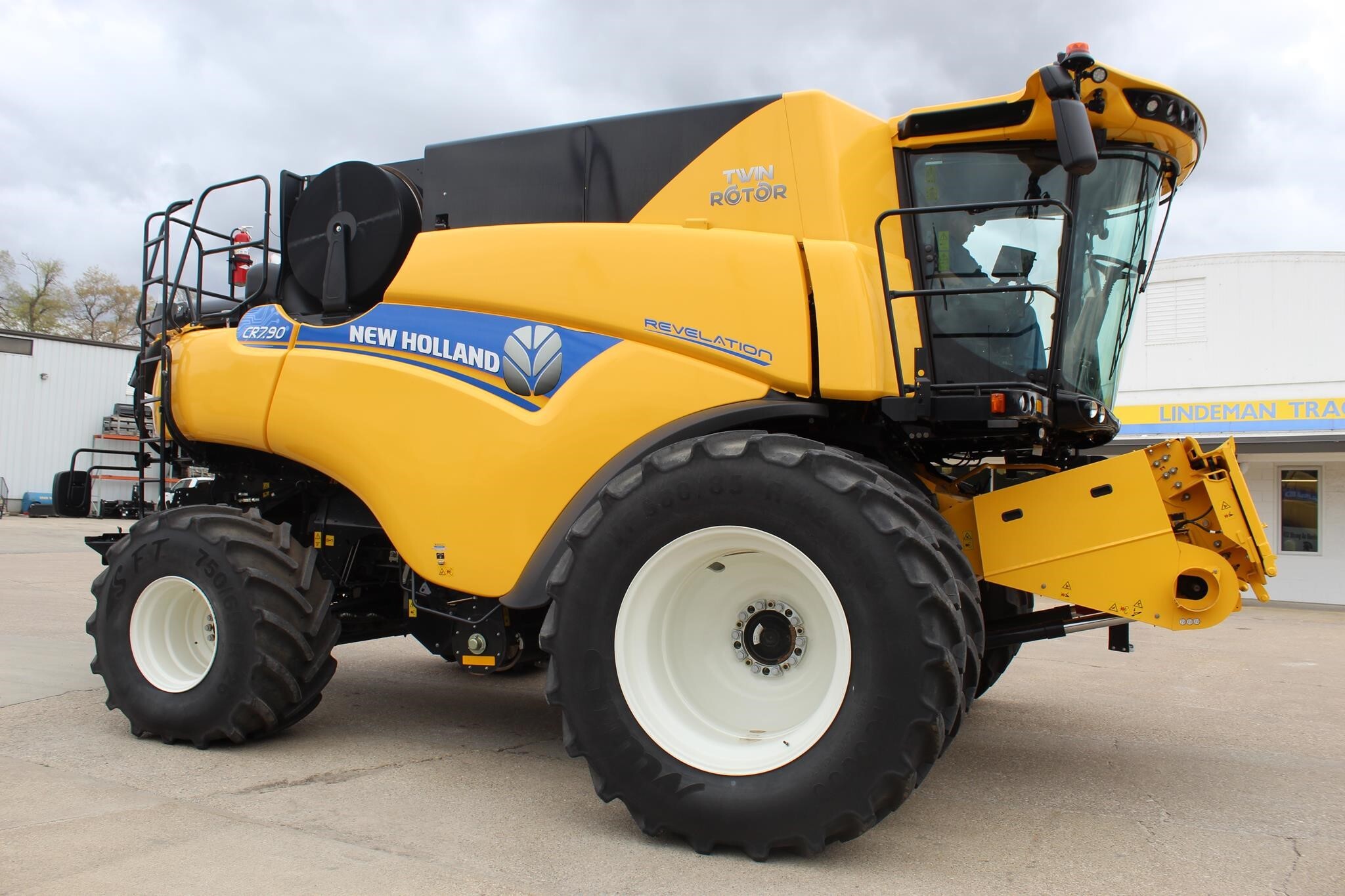 2022 New Holland CR7.90 REVELATION Combine