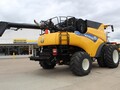 2022 New Holland CR7.90 REVELATION Combine