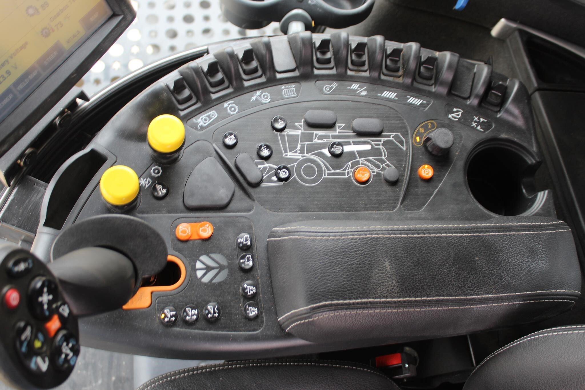 2022 New Holland CR7.90 REVELATION Combine