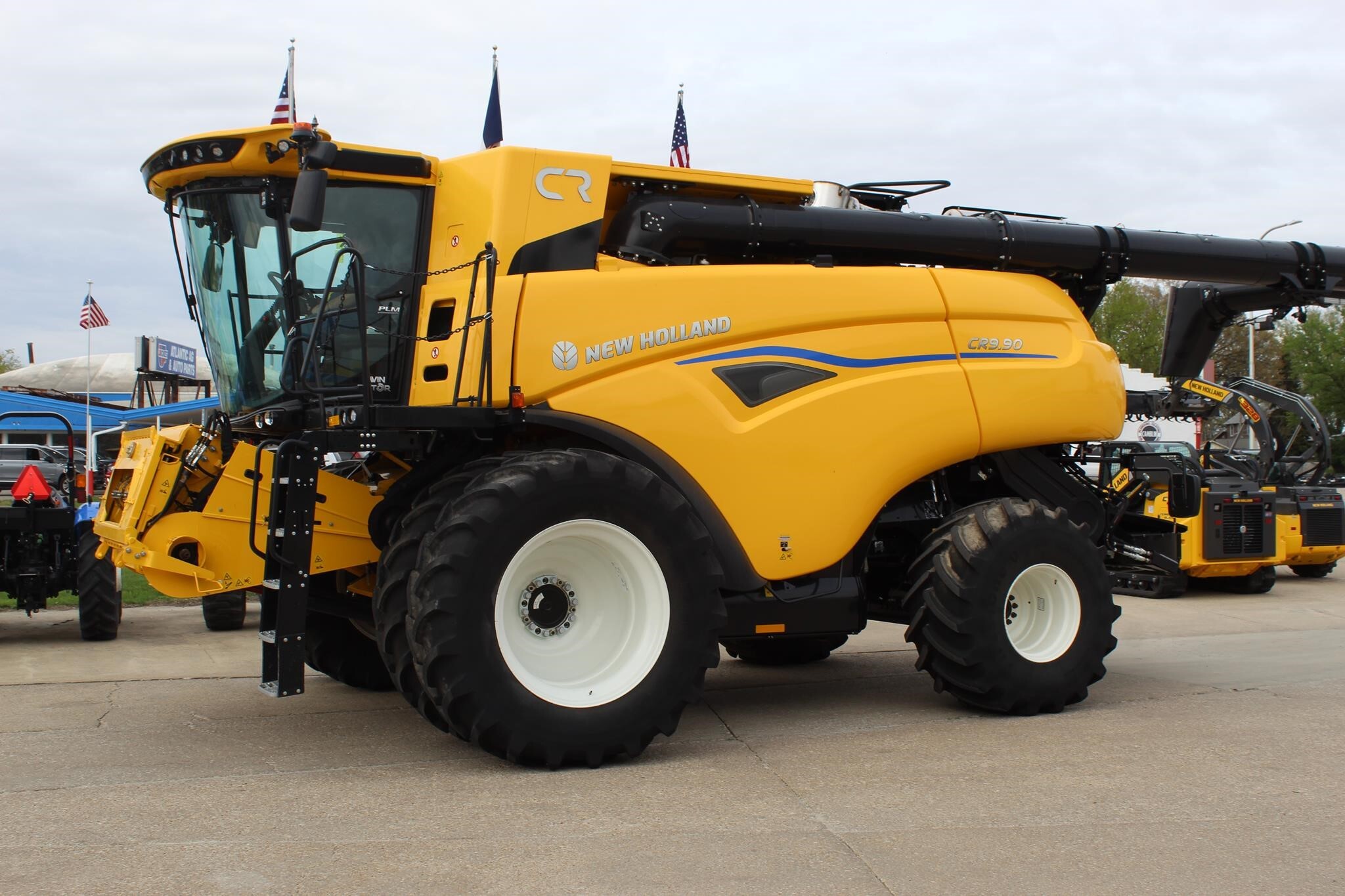2024 New Holland CR9.90 REVELATION Combine