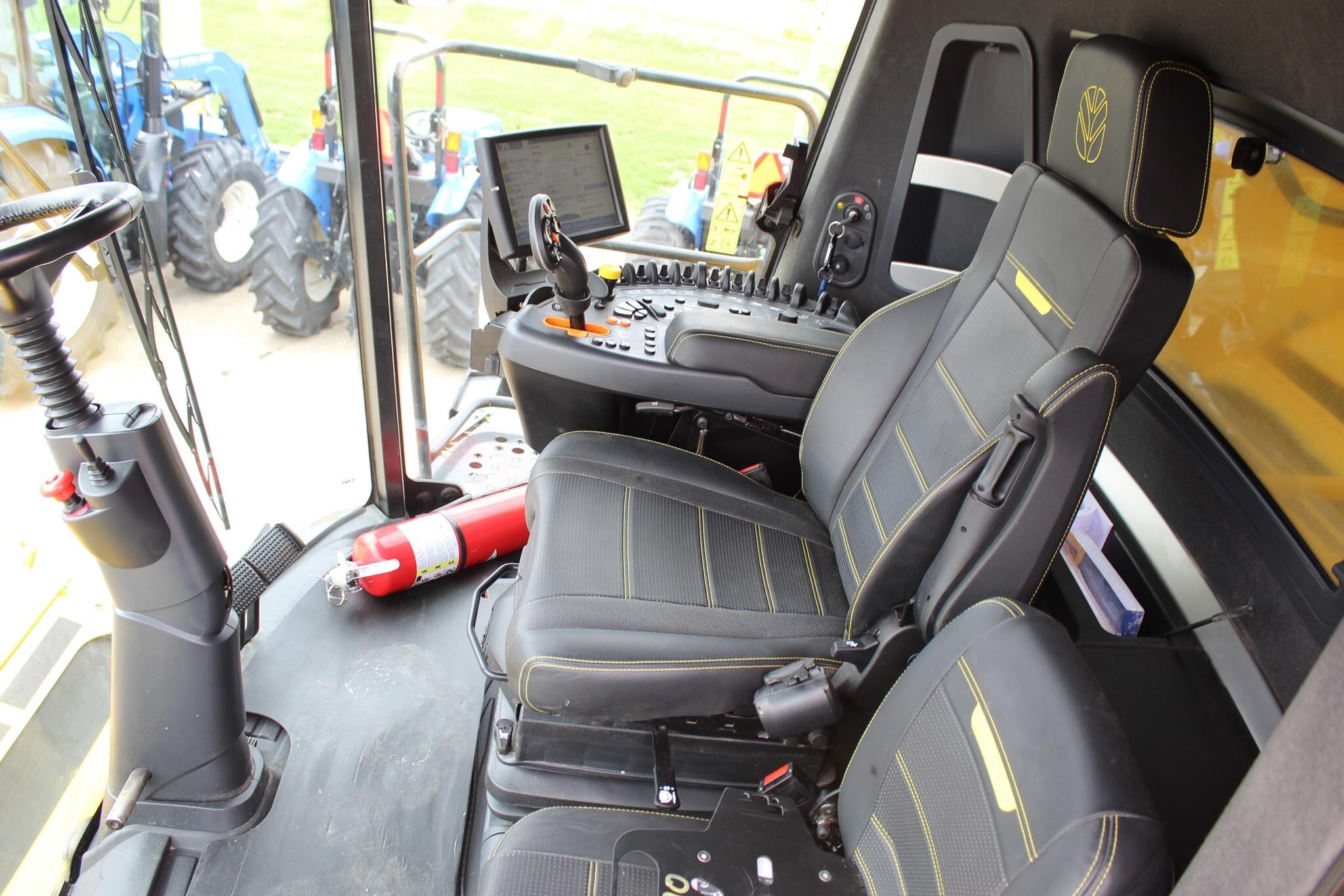 2024 New Holland CR9.90 REVELATION Combine