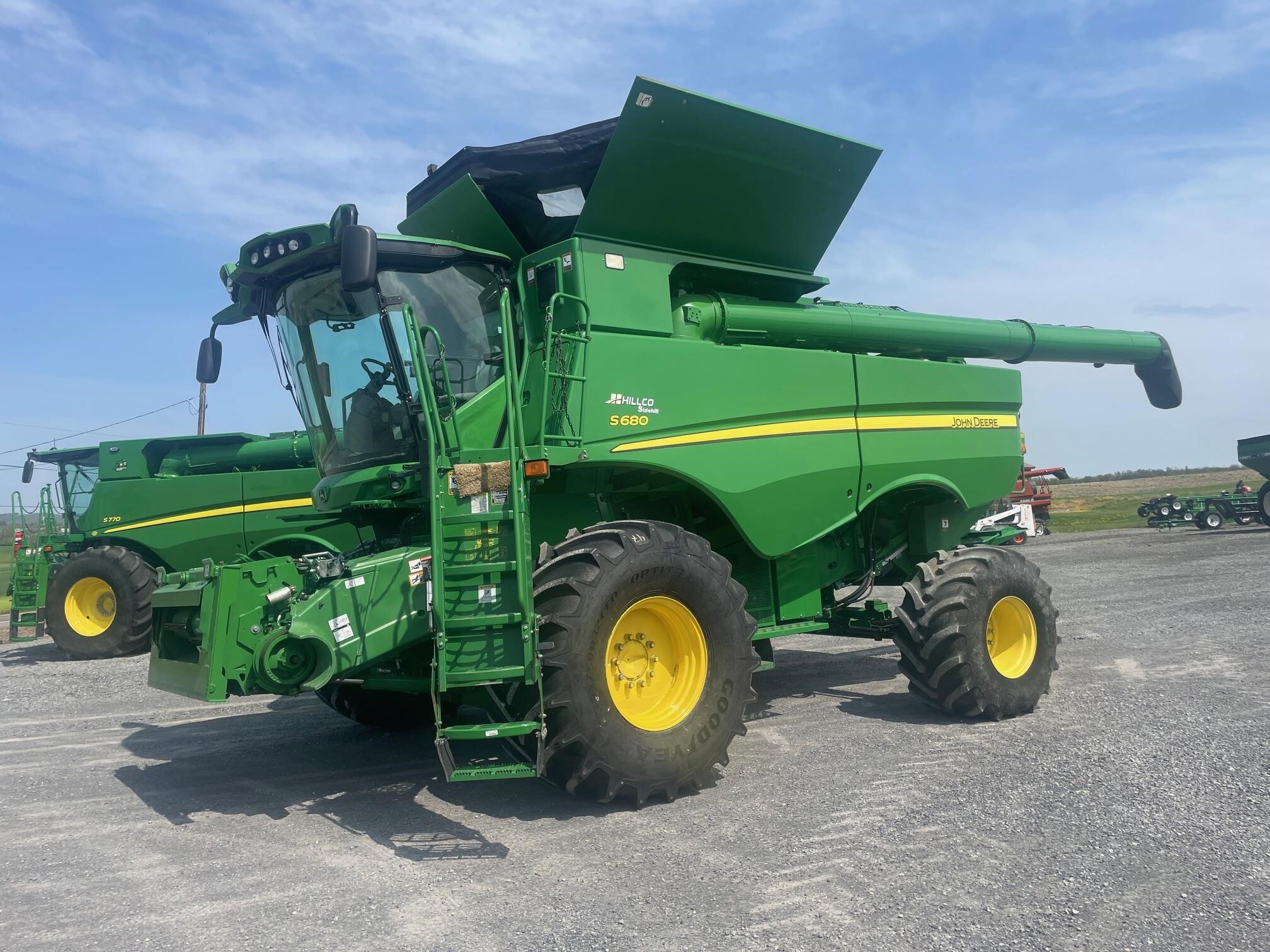 2013 John Deere S680 Combine