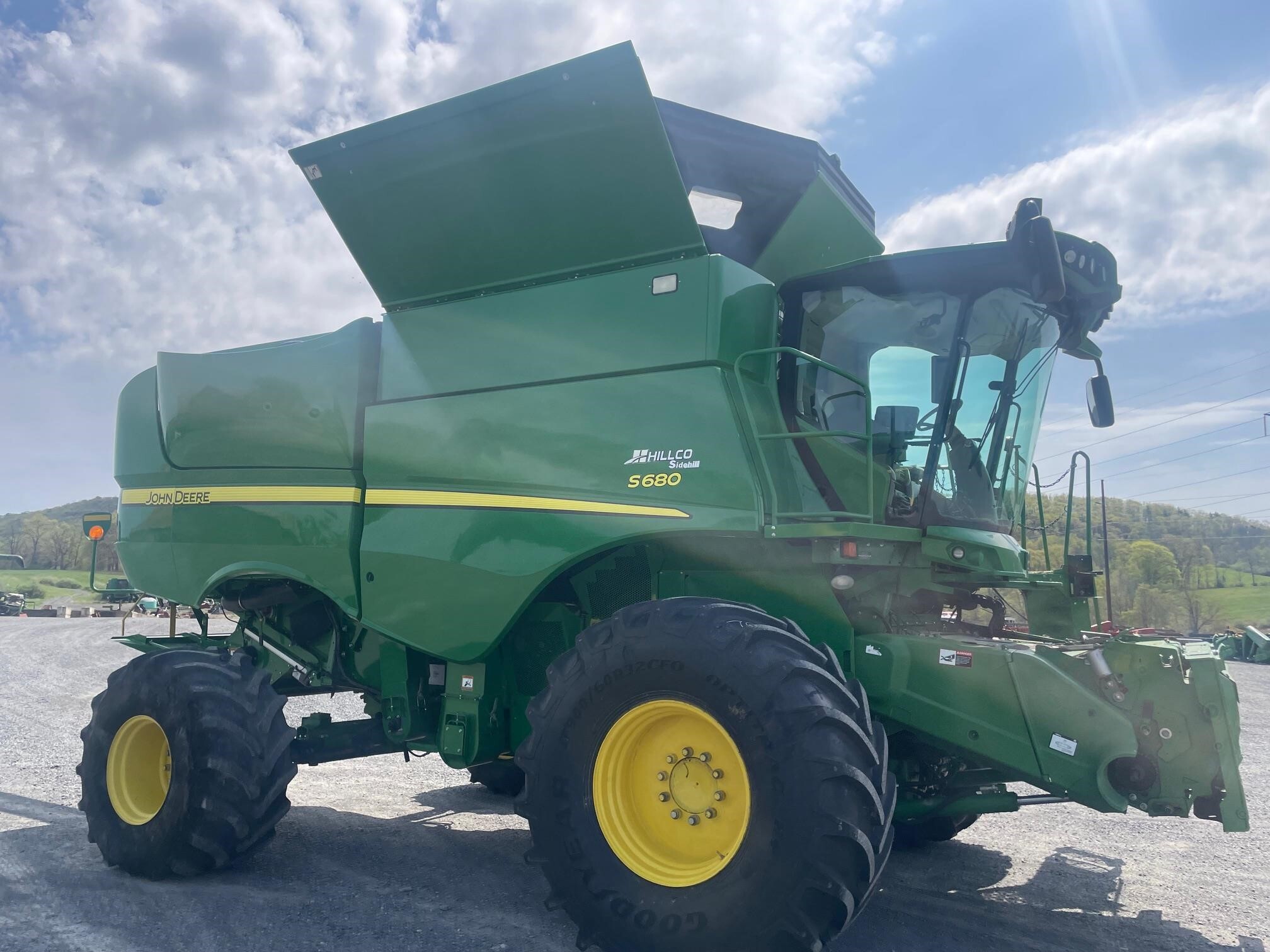 2013 John Deere S680 Combine