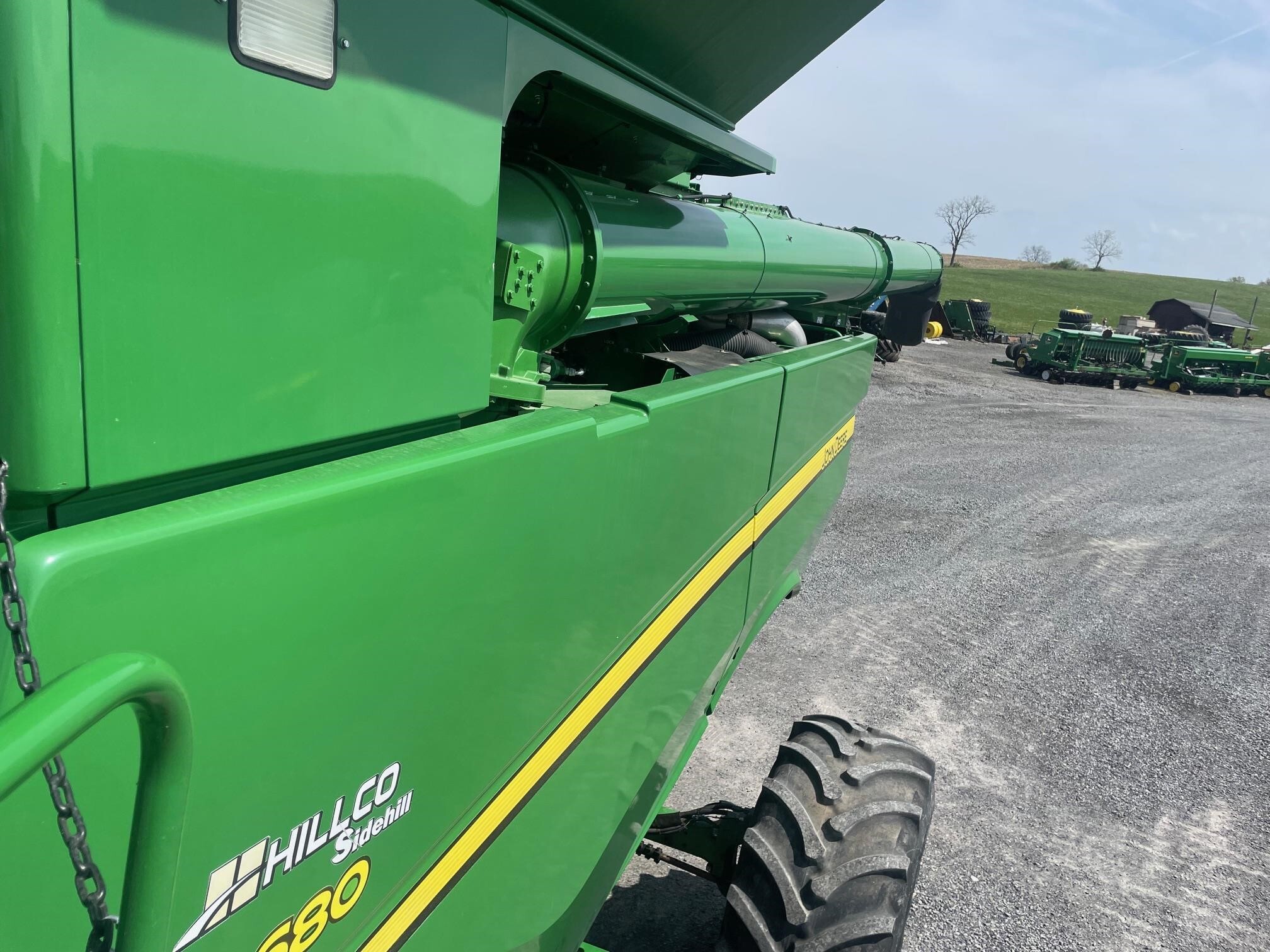 2013 John Deere S680 Combine