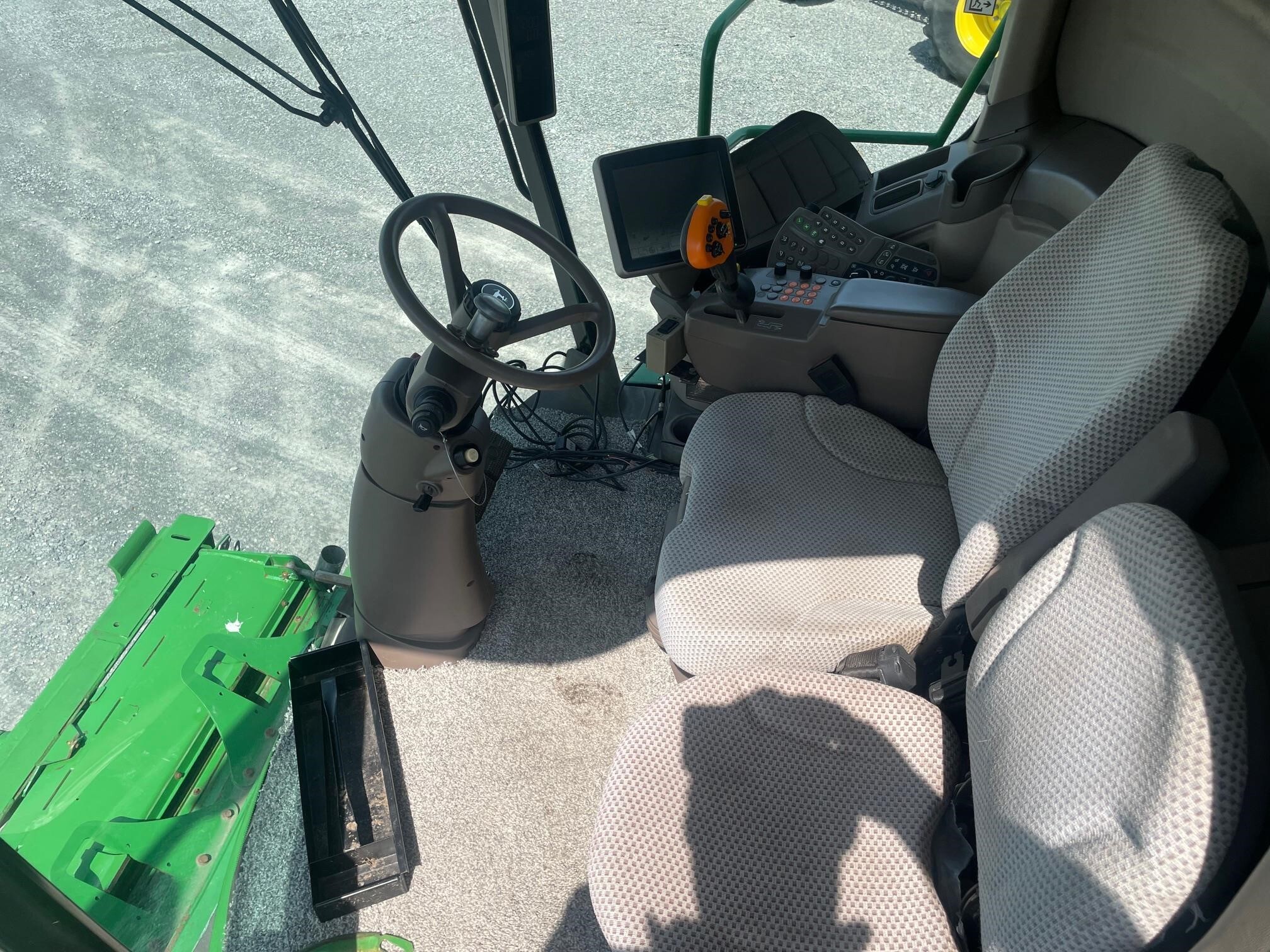 2013 John Deere S680 Combine