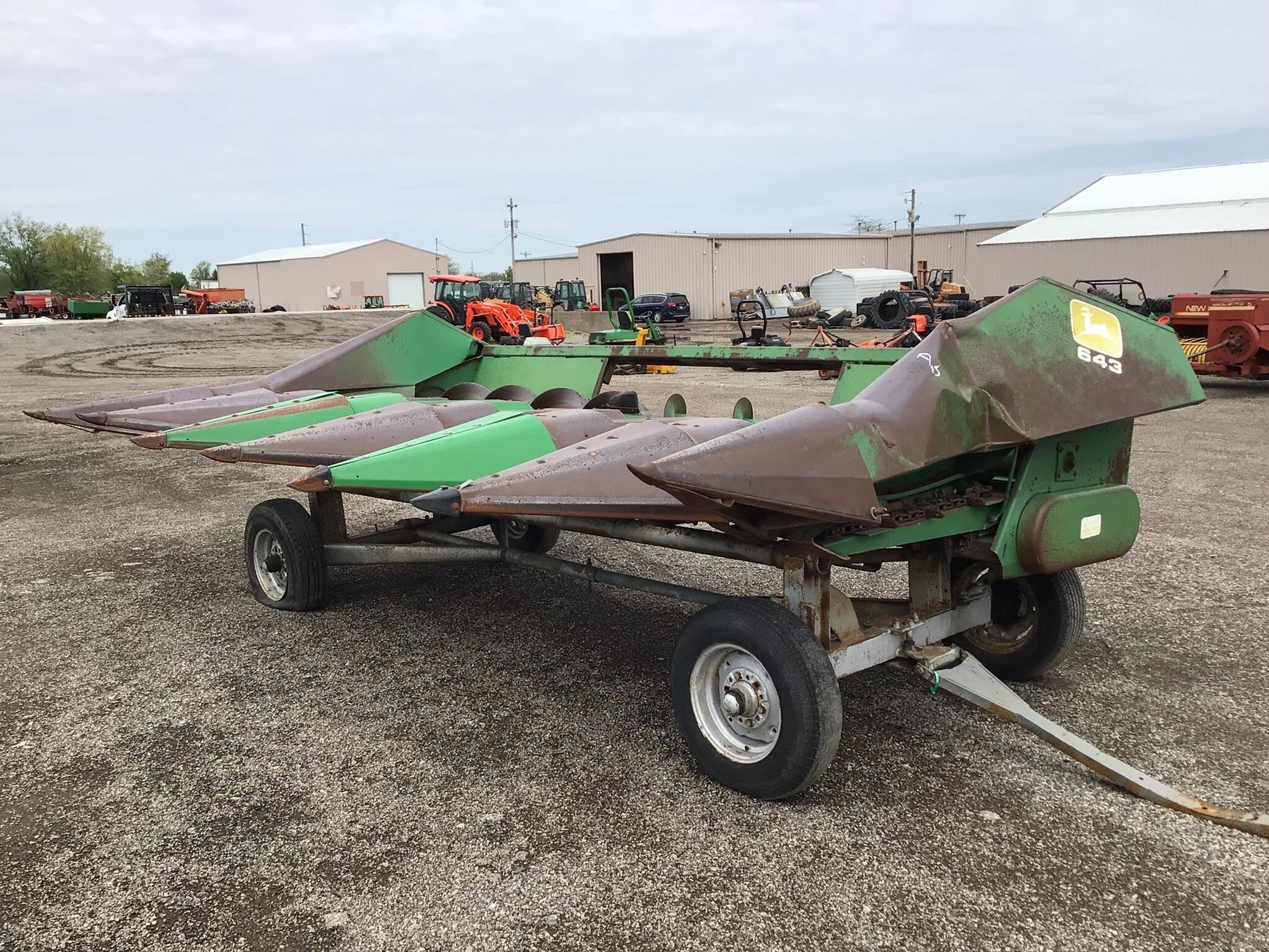  John Deere 643 Corn Head