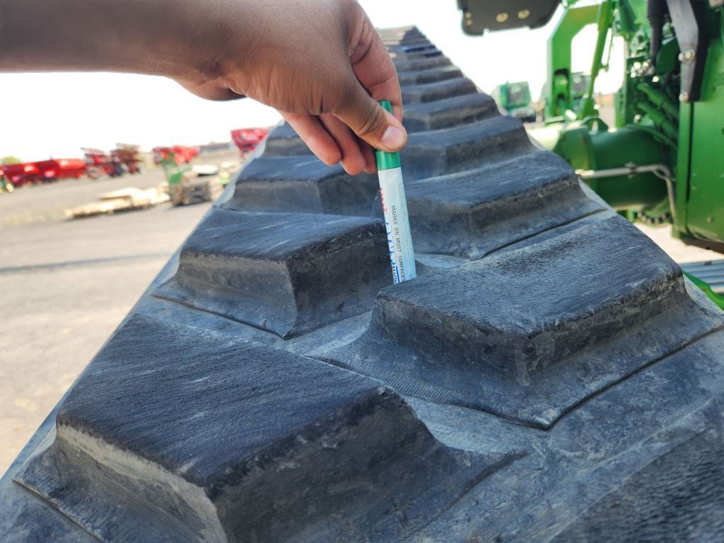 2021 John Deere 8RT 370 Tractor