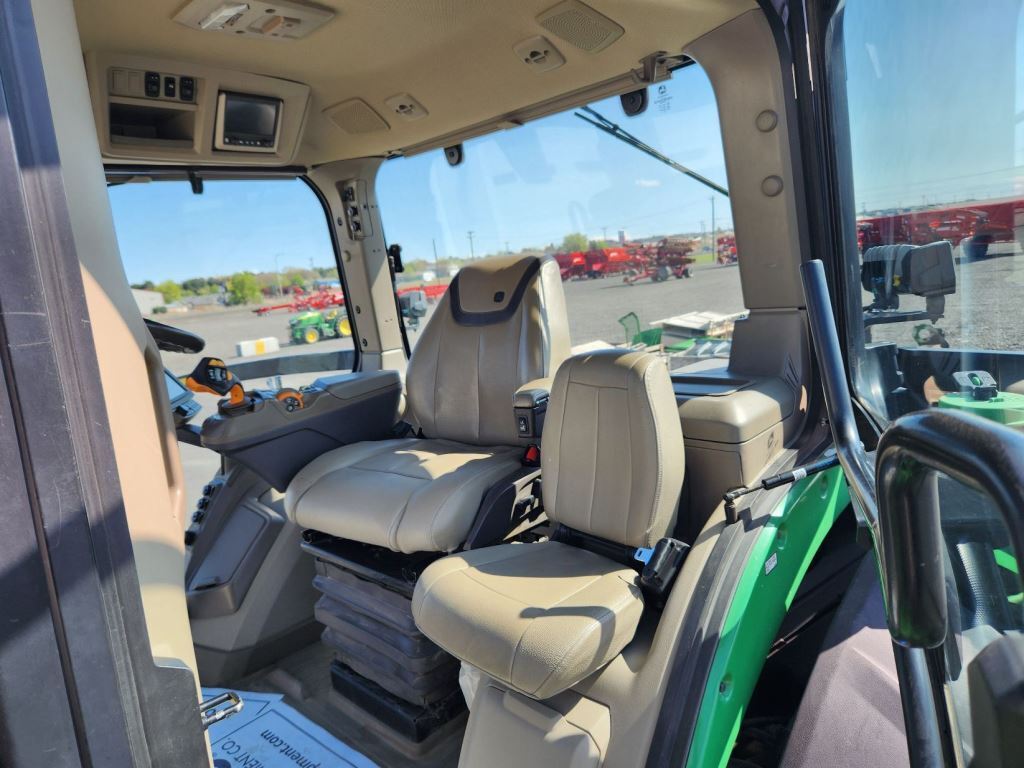 2021 John Deere 8RT 370 Tractor