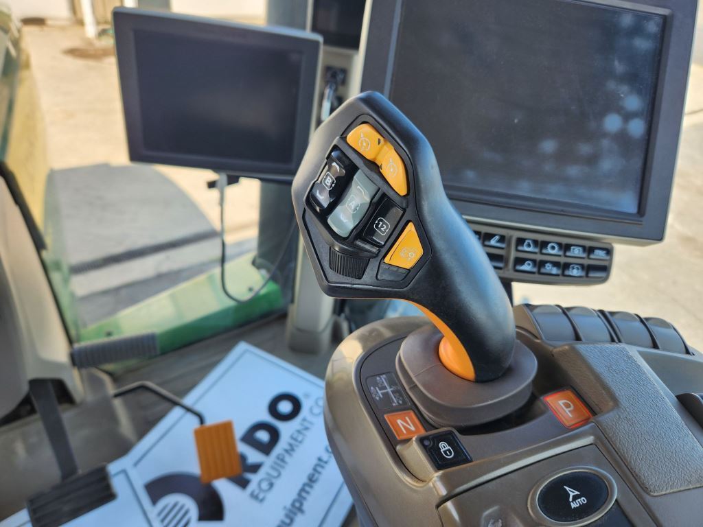 2021 John Deere 8RT 370 Tractor