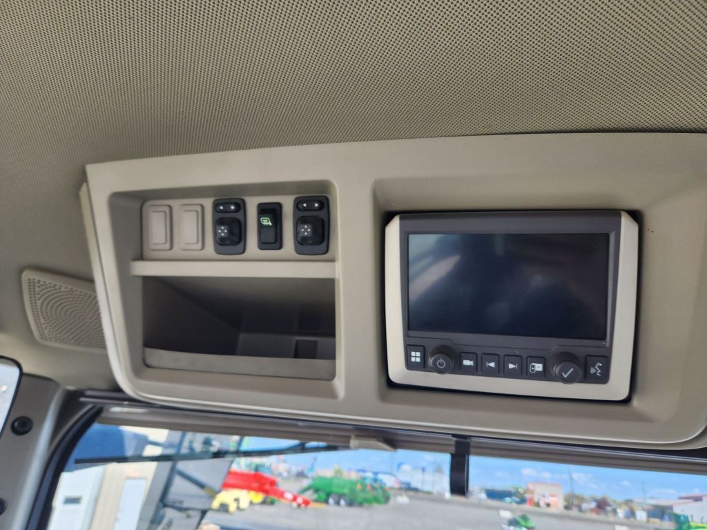 2021 John Deere 8RT 370 Tractor