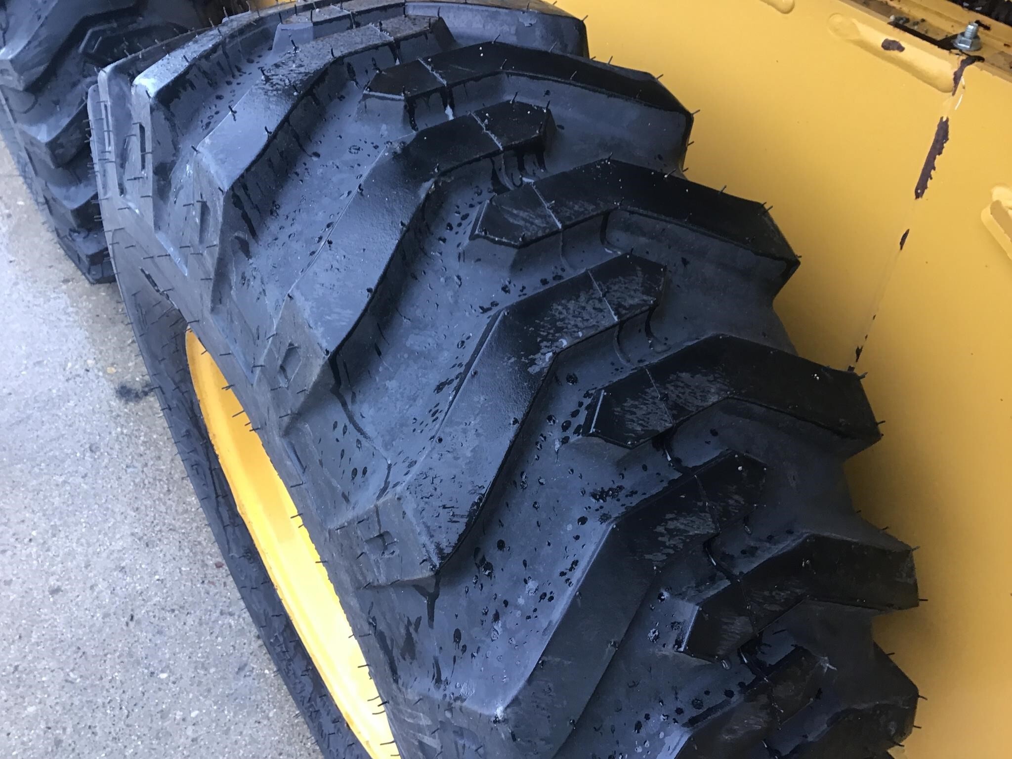 2019 Deere 330G Skid Steer