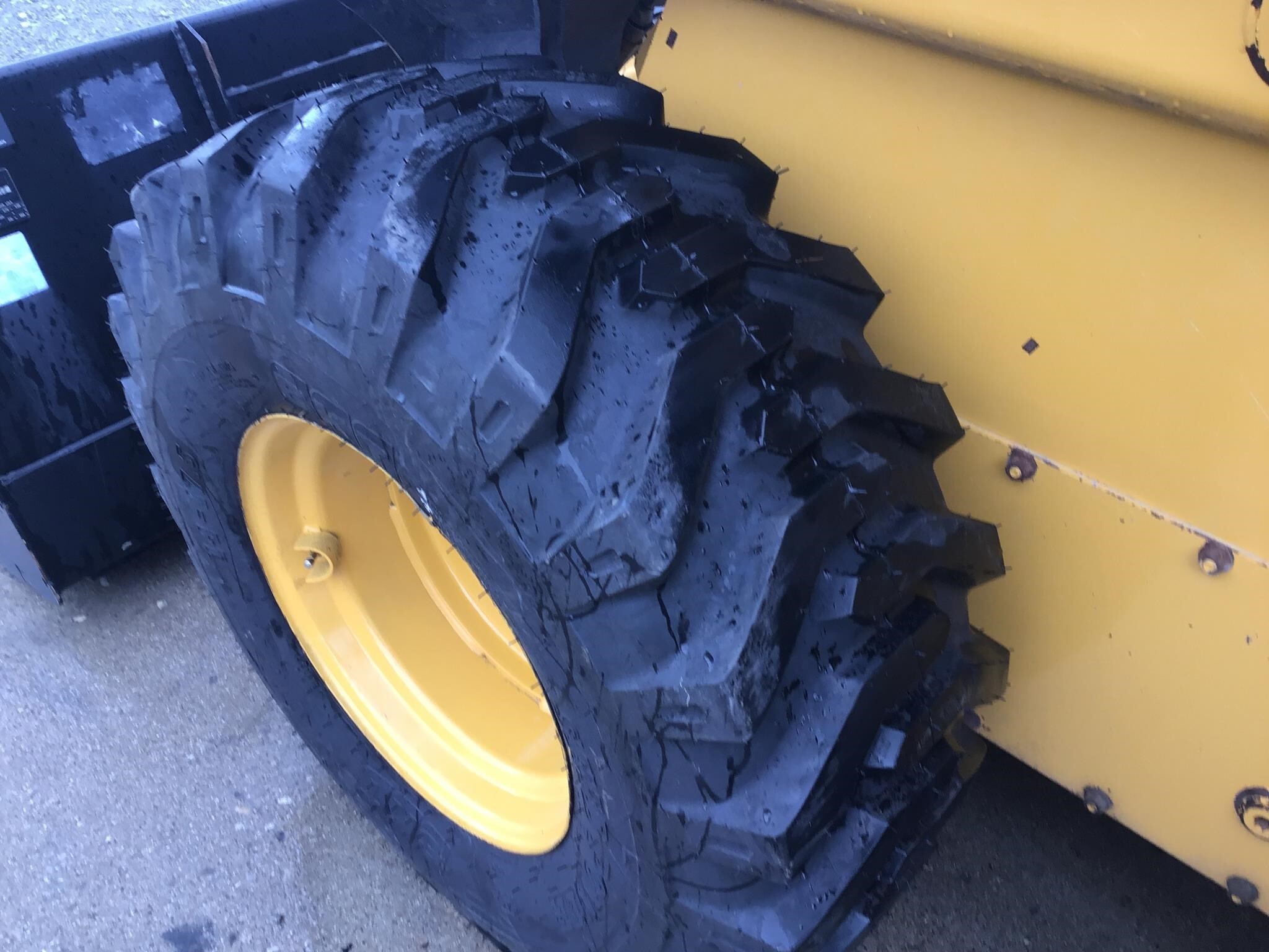 2019 Deere 330G Skid Steer
