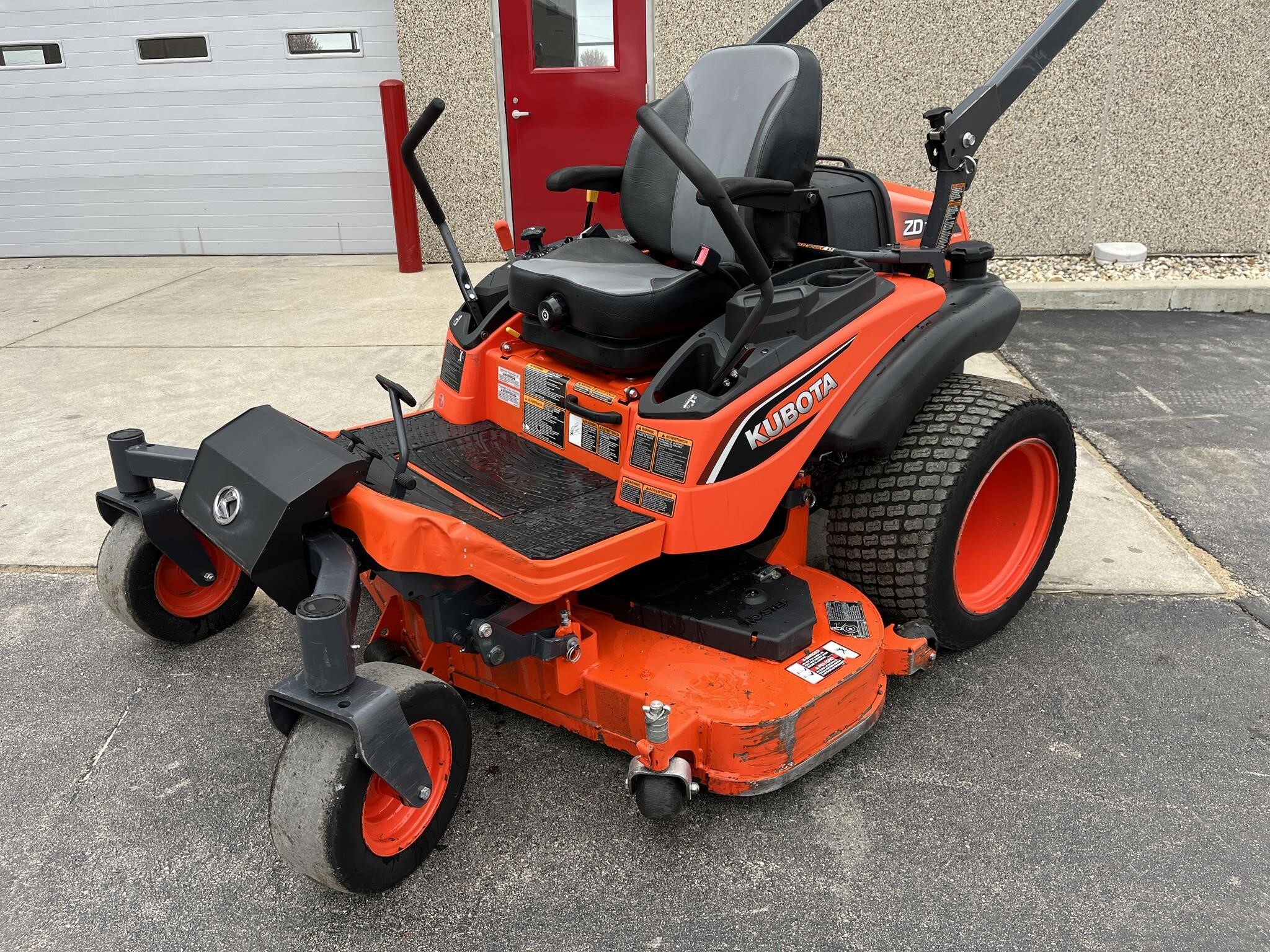 2018 Kubota ZD1211 Lawn Mower