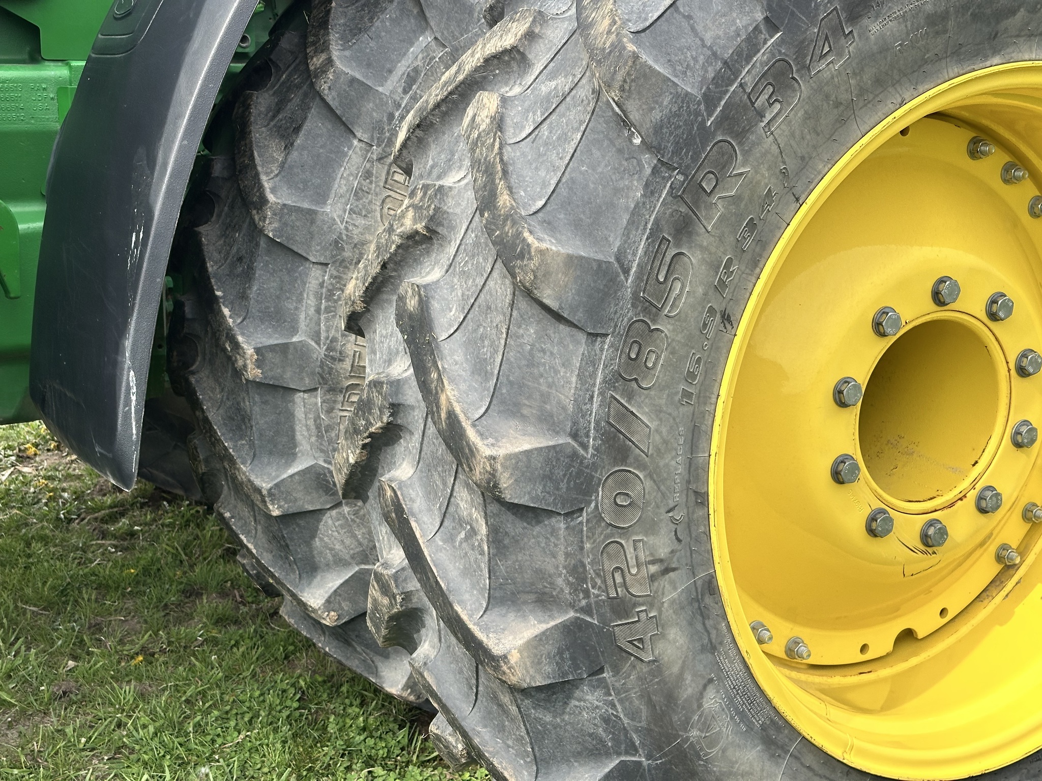 2022 John Deere 8R 250 Tractor