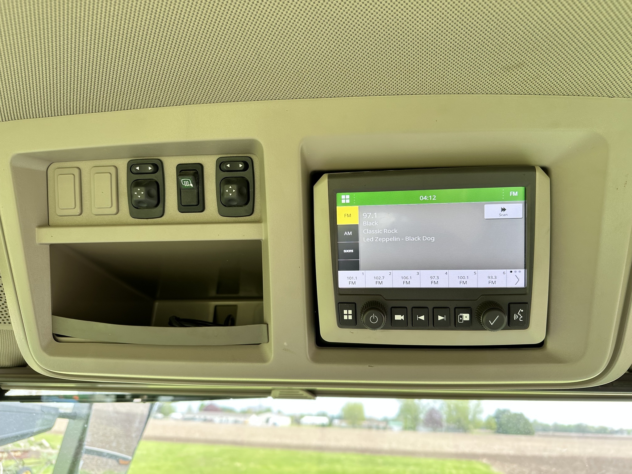 2022 John Deere 8R 250 Tractor