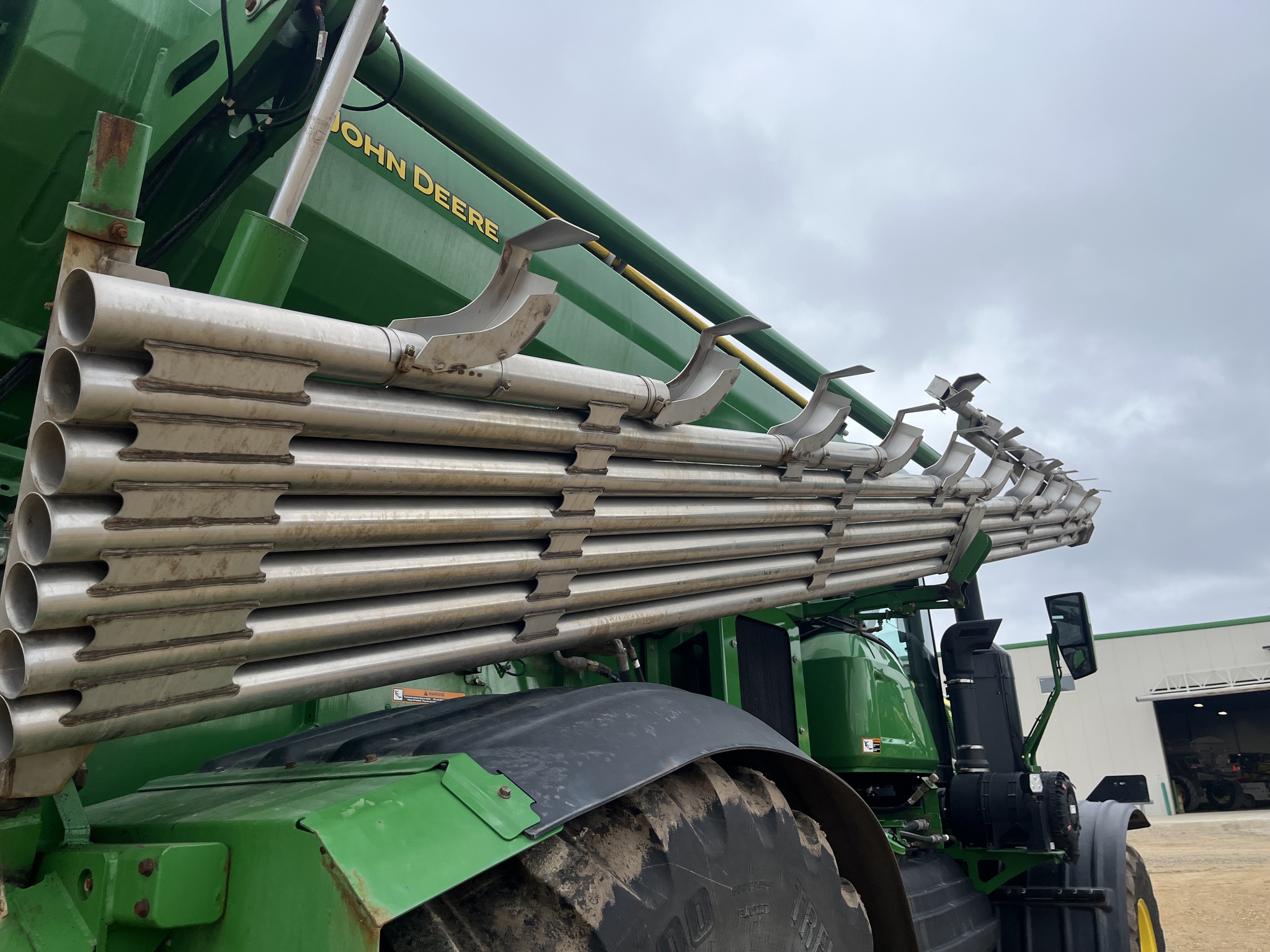 2022 John Deere 800R Self-Propelled Fertilizer Spreader