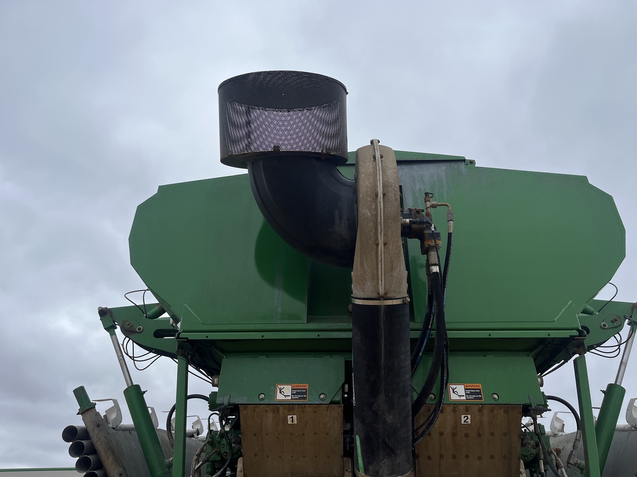2022 John Deere 800R Self-Propelled Fertilizer Spreader